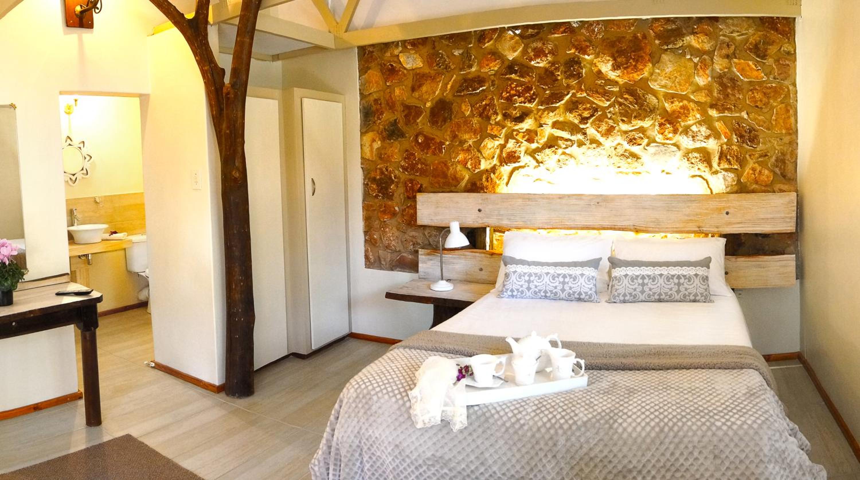 Budget Double Room - Photo 6