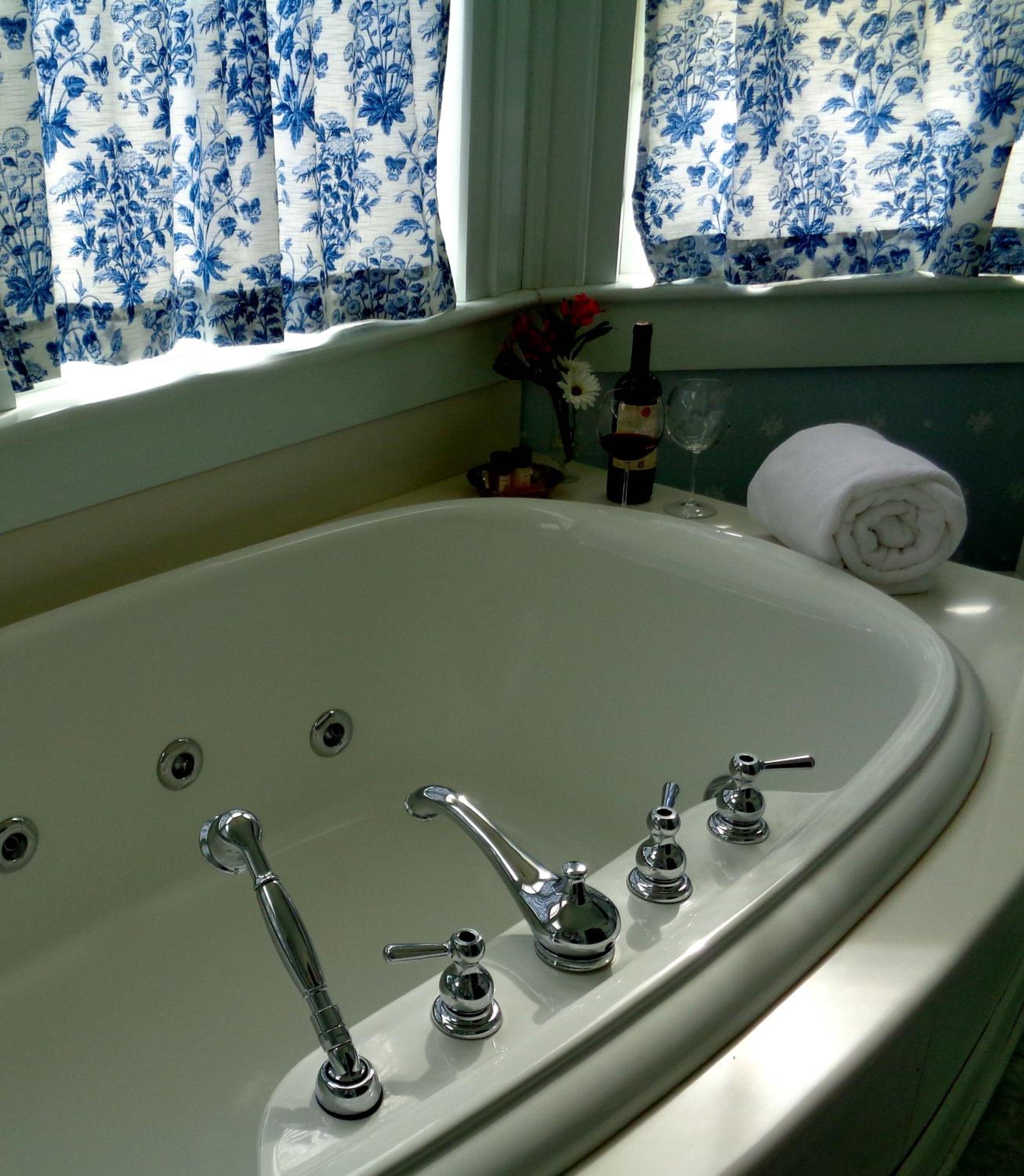 Deluxe King Room photo 2