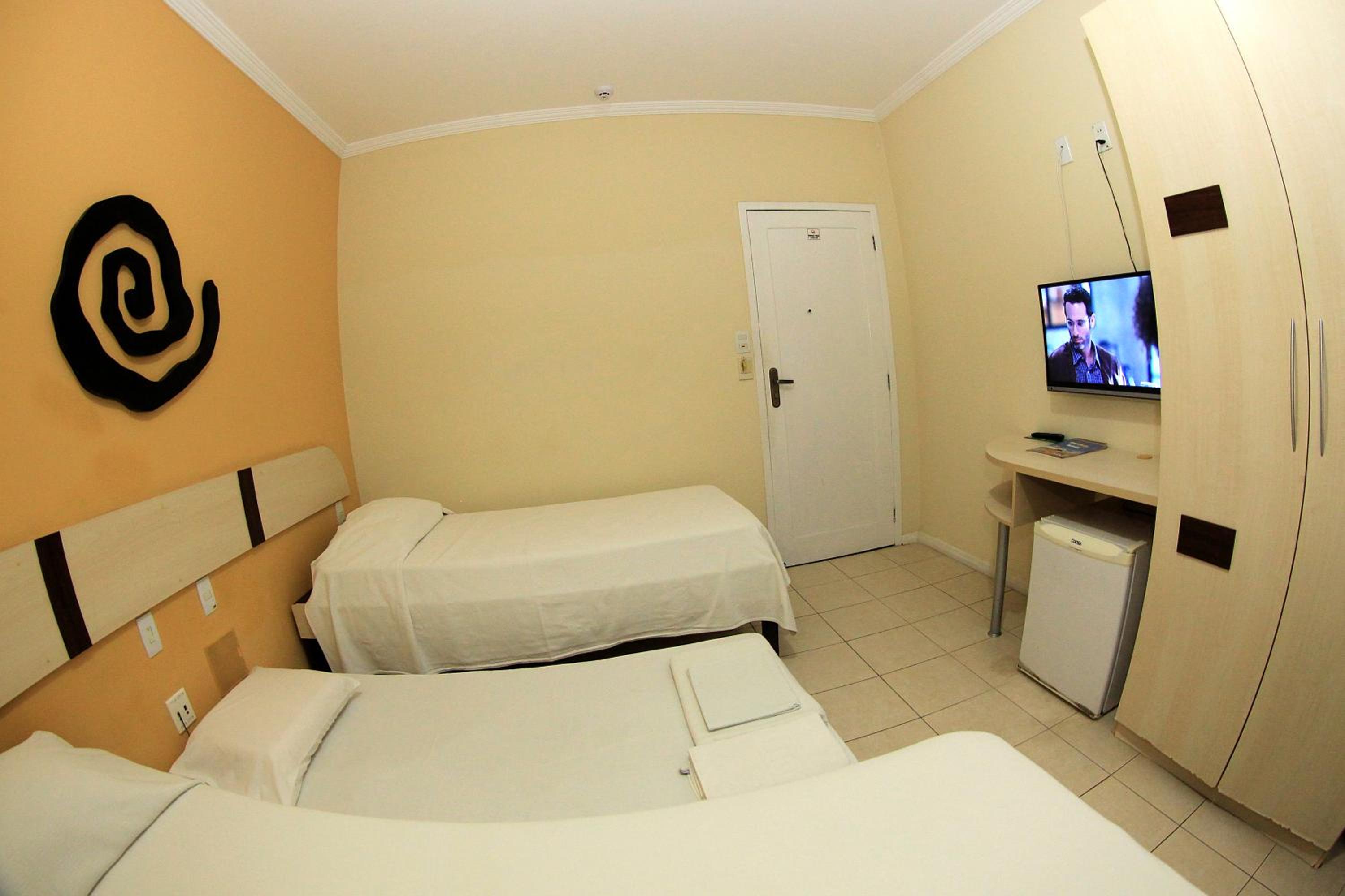 Deluxe Triple Room photo 3