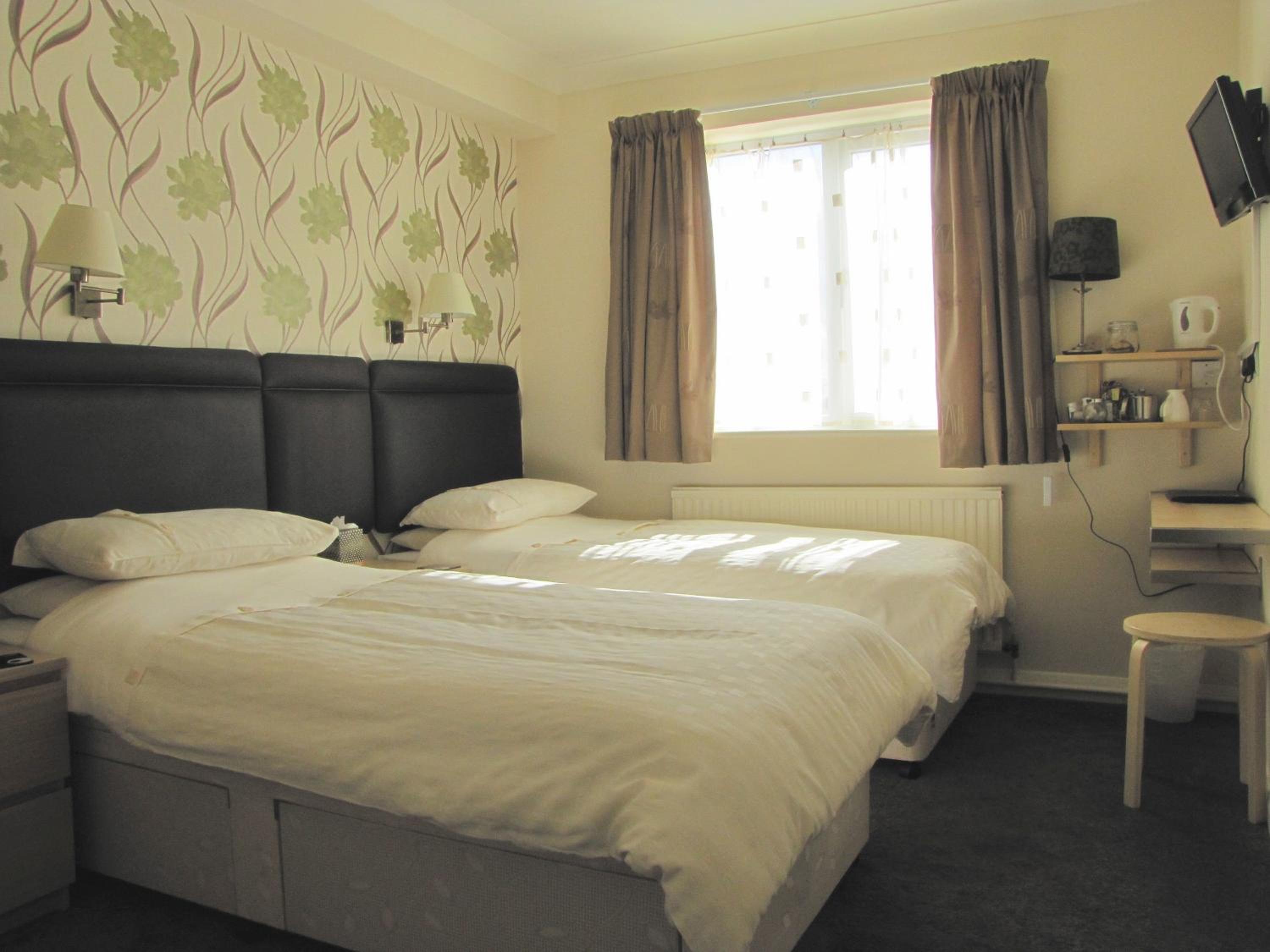 Twin Room - Photo 1