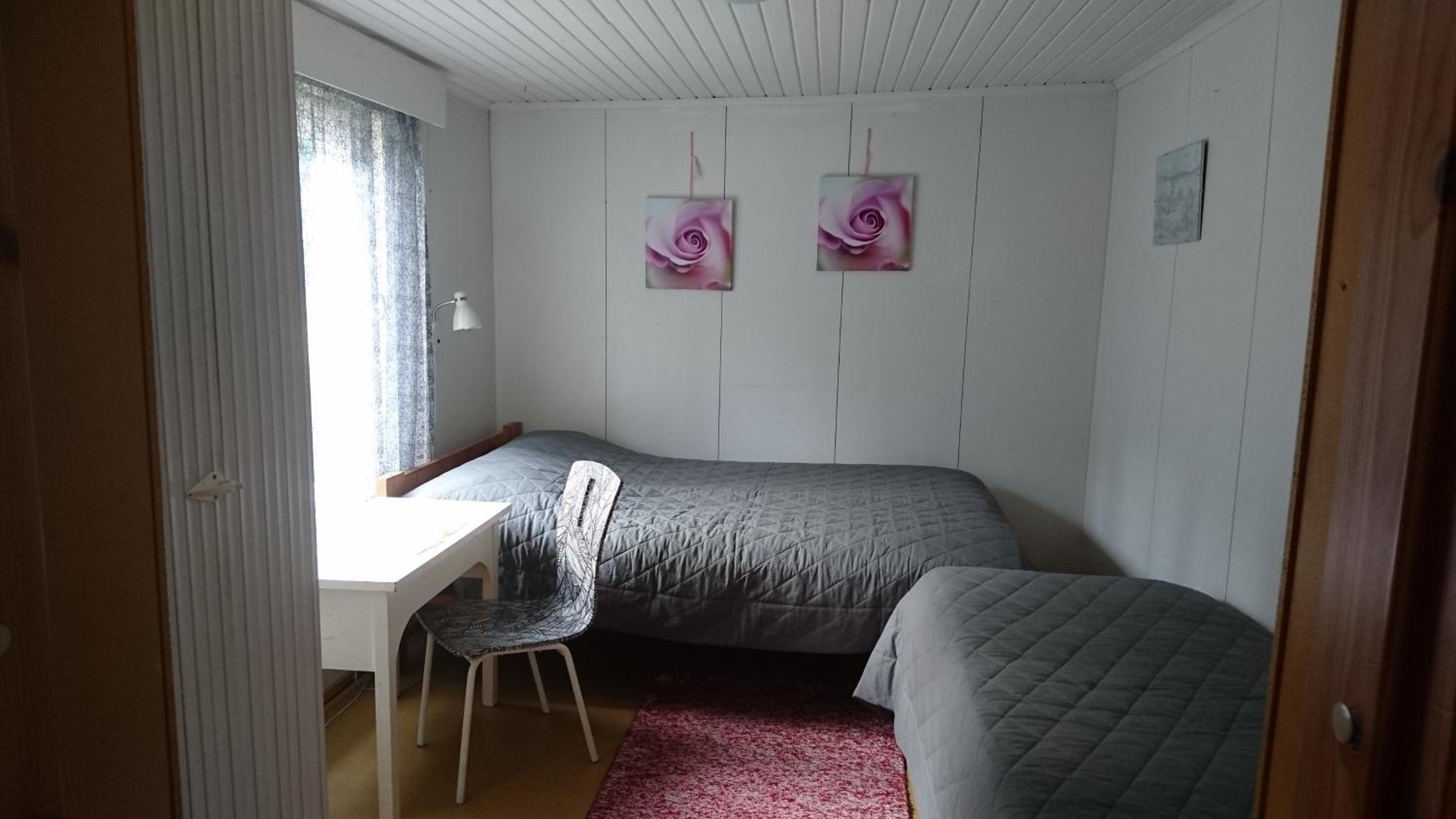 Three-Bedroom House with Private Sauna - Photo 7