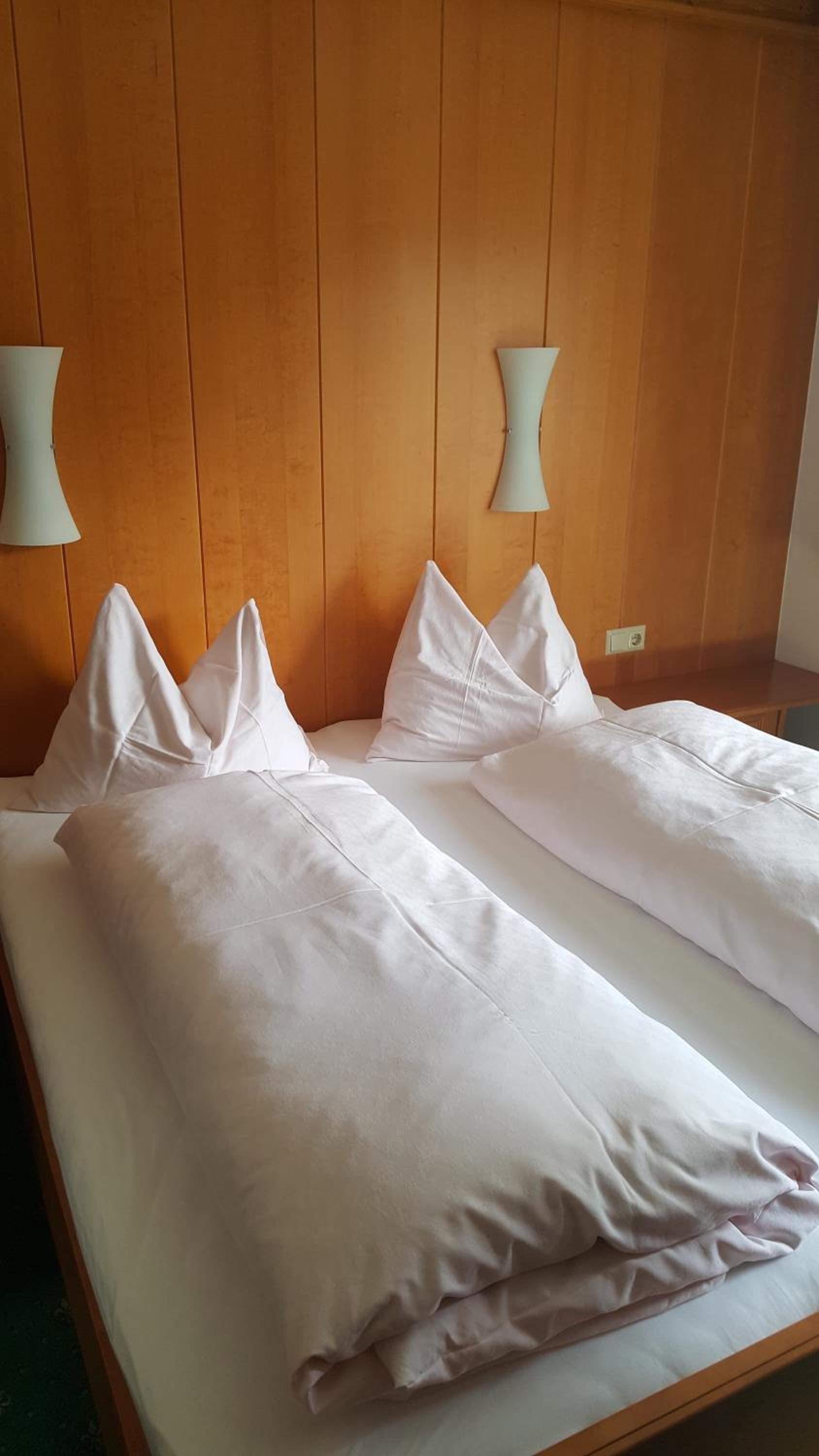Double Room with Extra Bed and Balcony photo 1