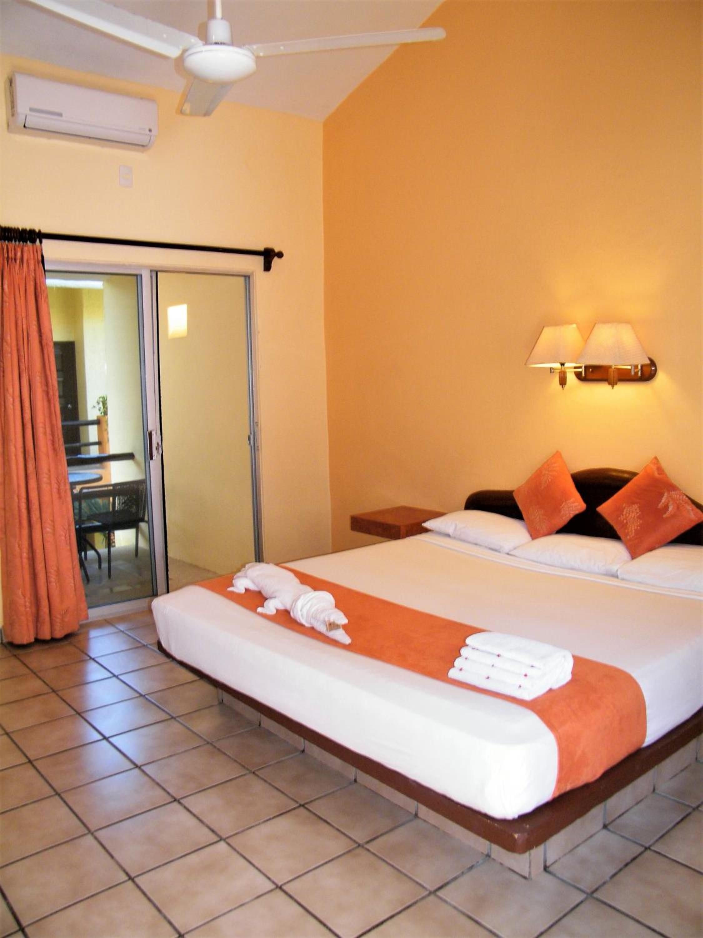 Deluxe Room - Photo 18