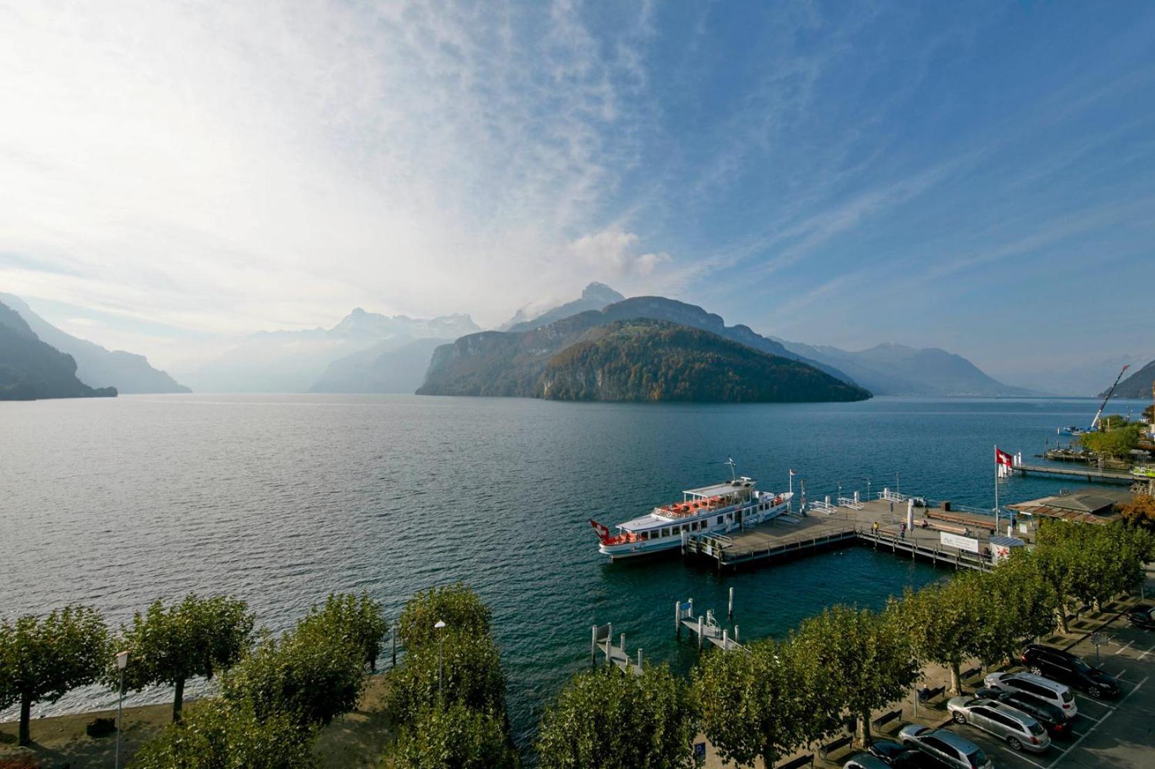 Standard Double Room with Lake View - Photo 4