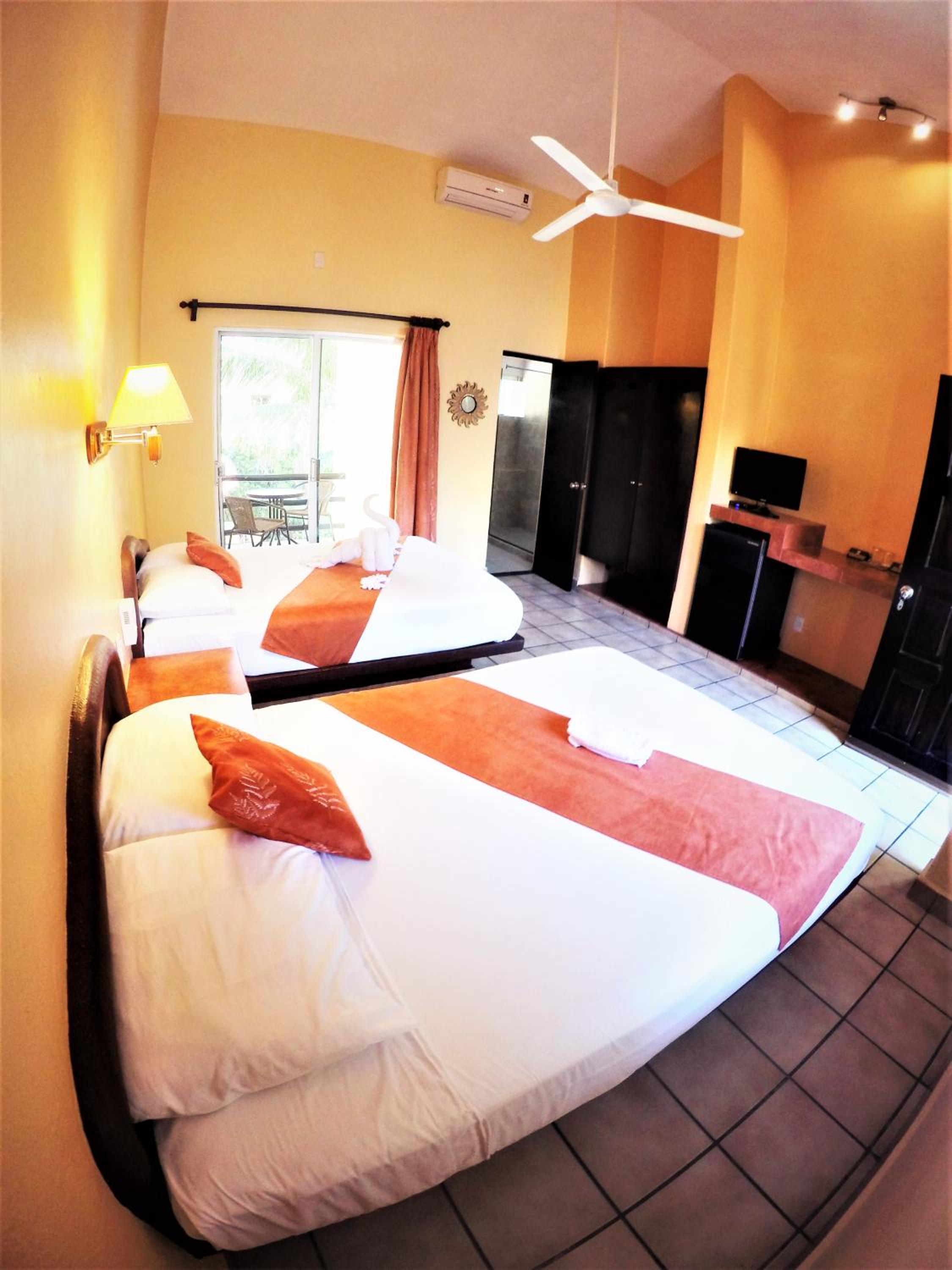 Standard Room - Photo 11