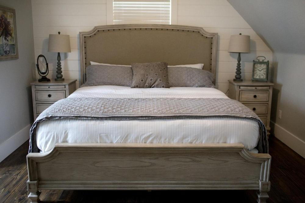 Two-Bedroom Cottage photo 1