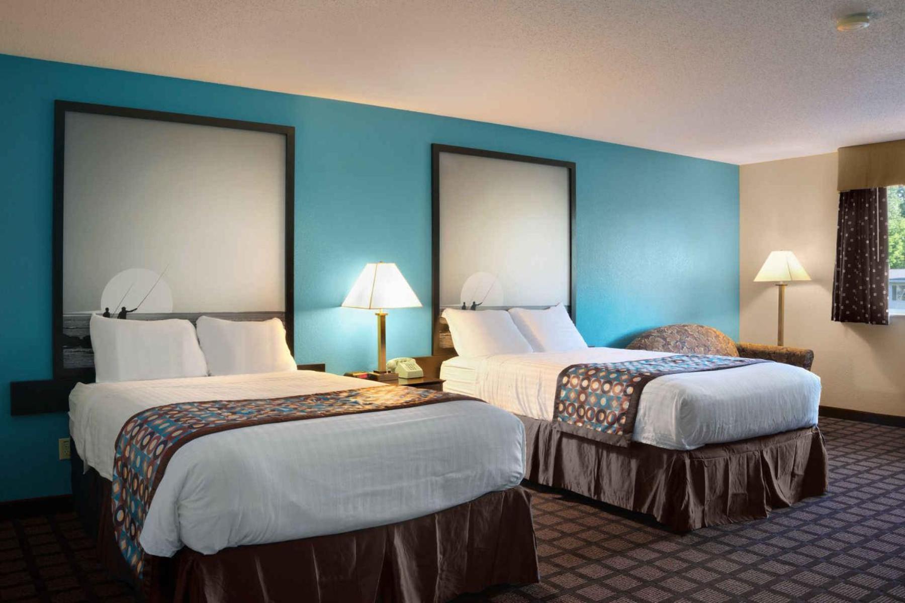 Double Room with Two Double Beds - Non-Smoking - Photo 2
