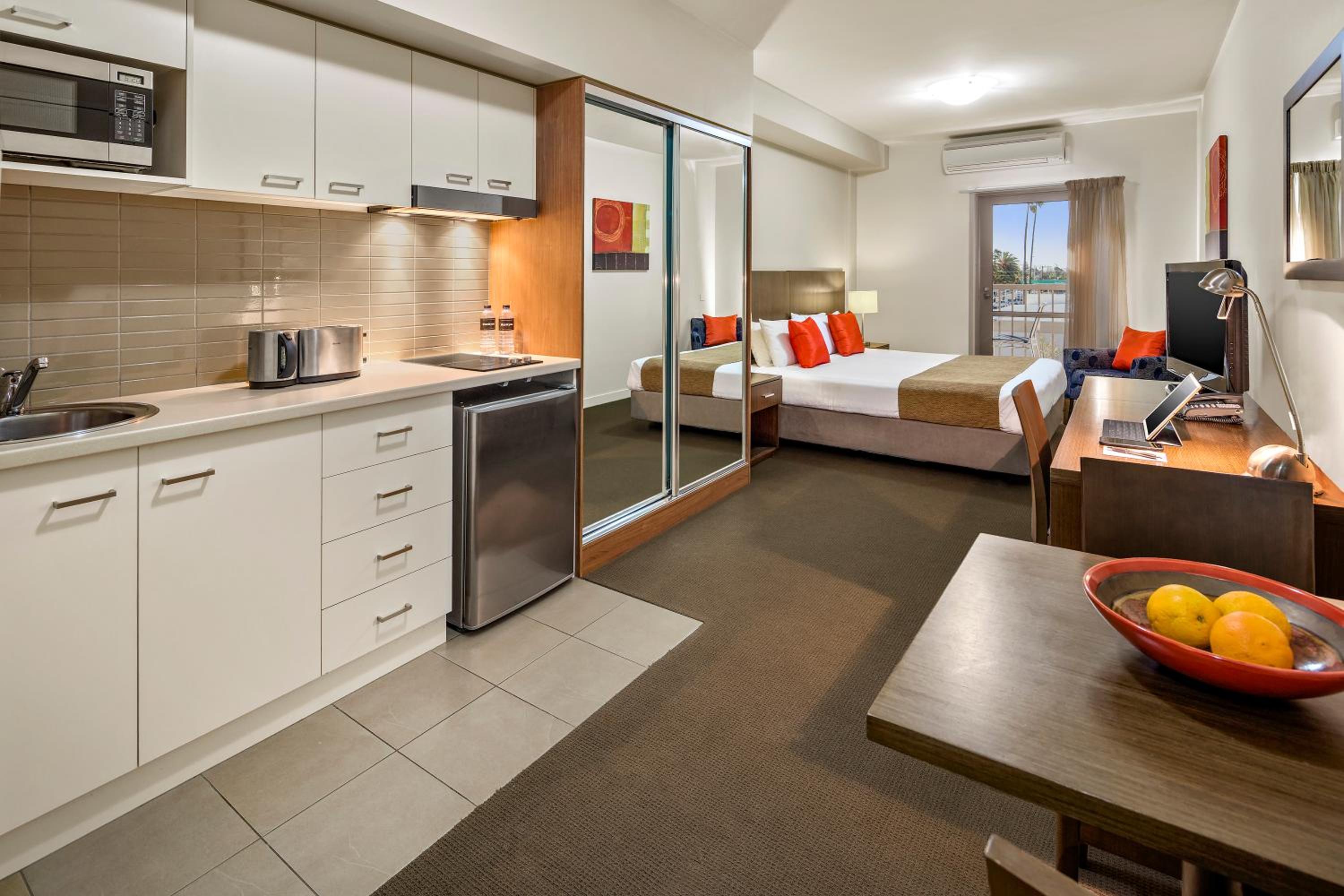 Studio Apartment photo 3