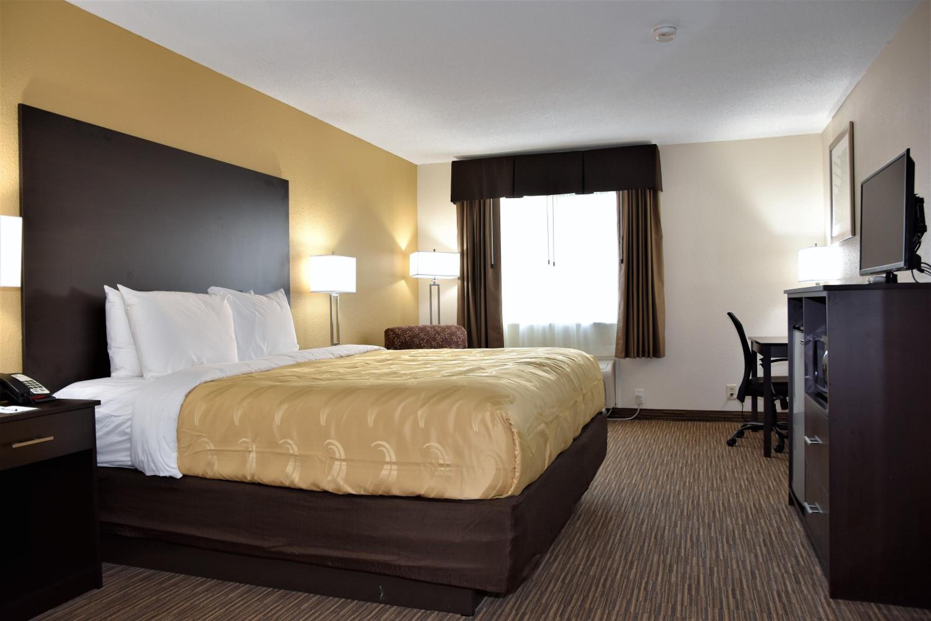 King Room - Non-Smoking photo 1