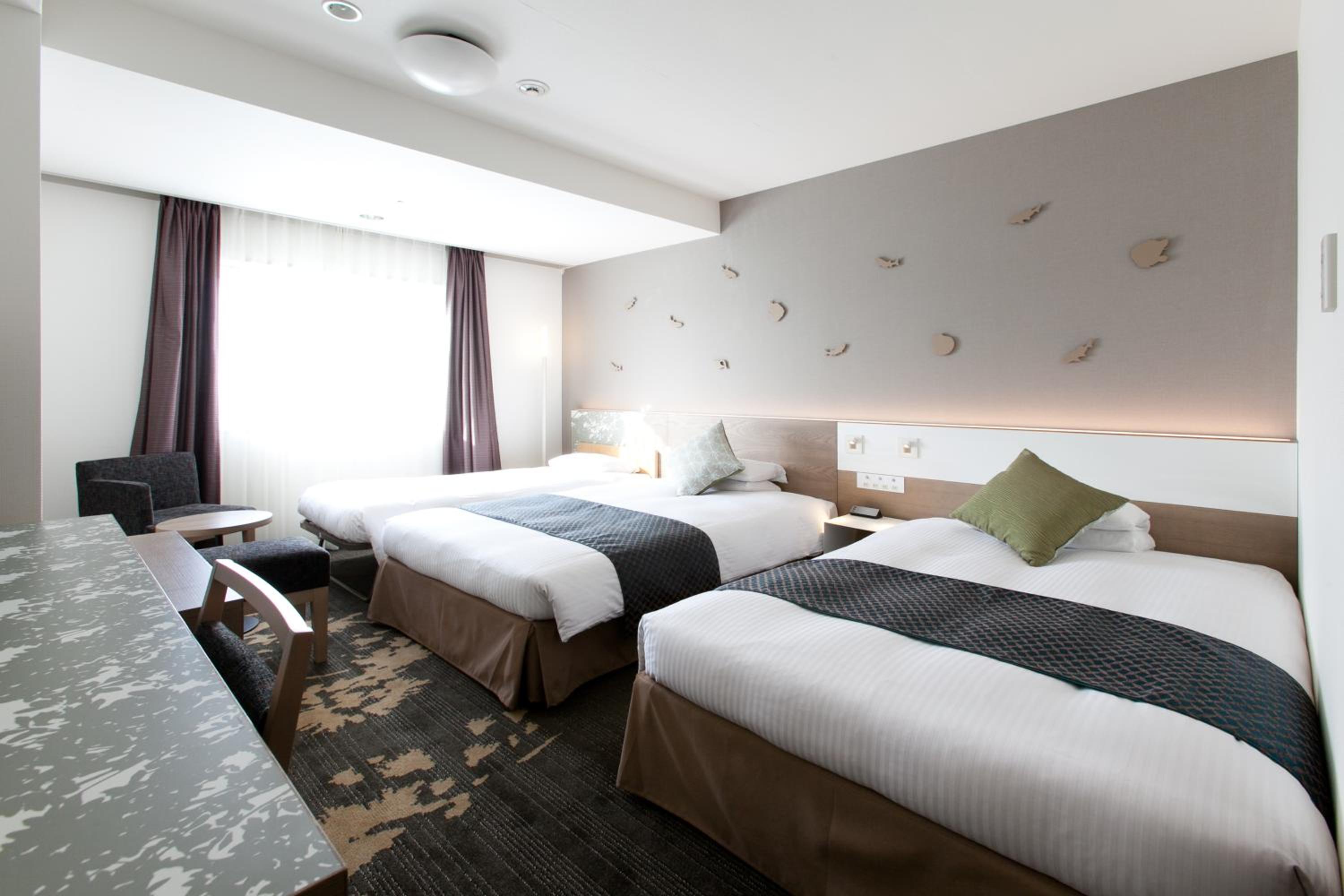 Superior Twin Room with Extra Bed - Smoking - Photo 2