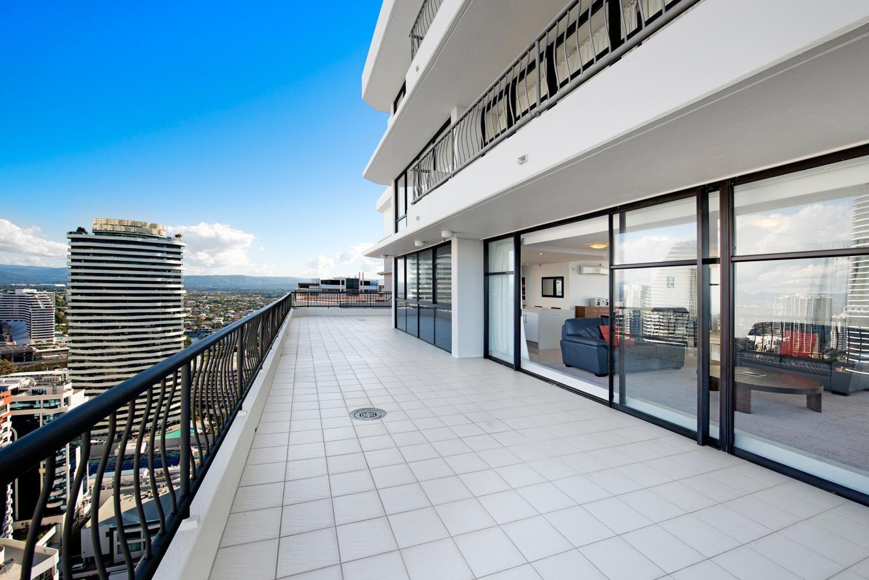 Three Bedroom Ocean View Sub Penthouse photo 3