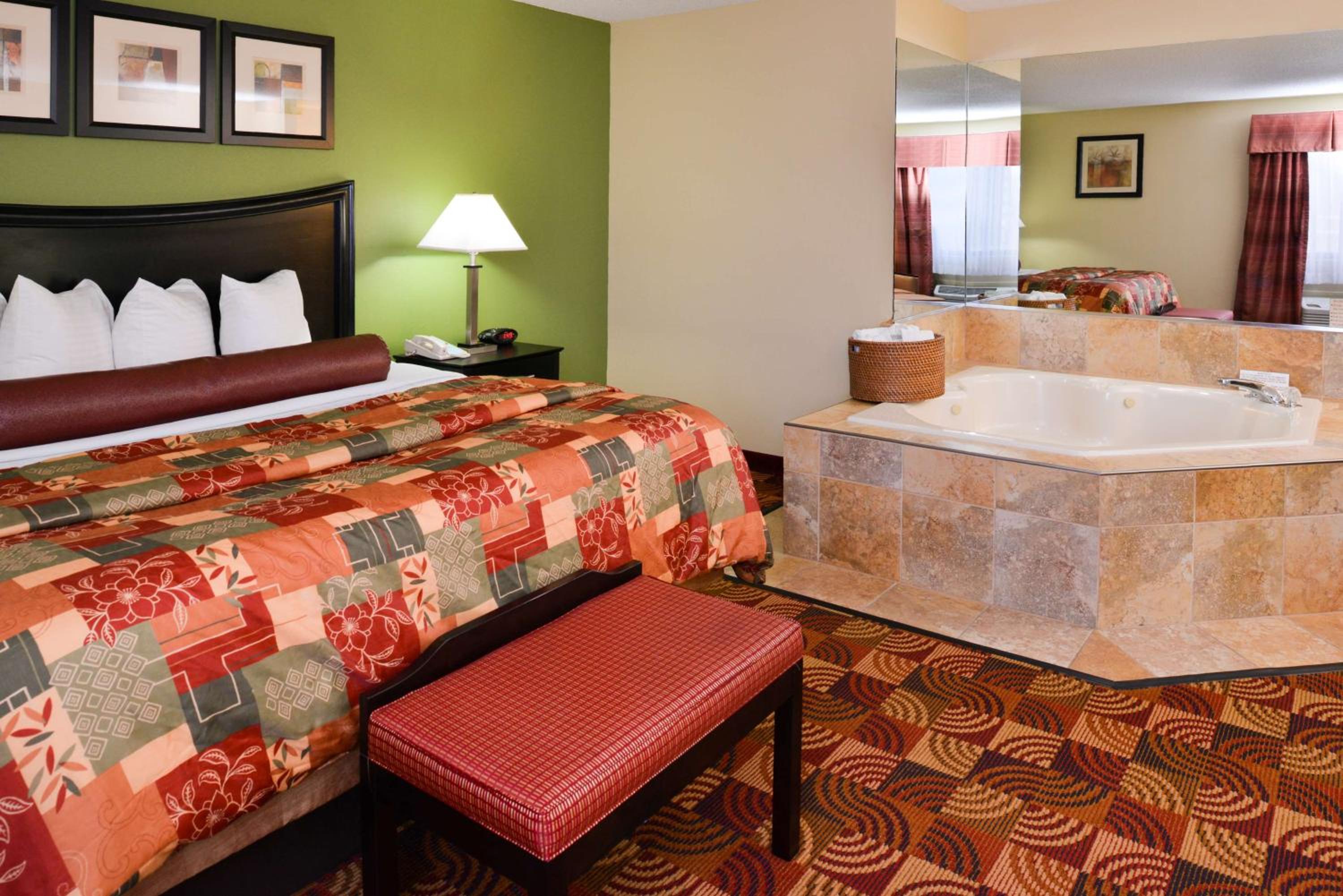 King Suite with Balcony - Non-Smoking - Photo 8