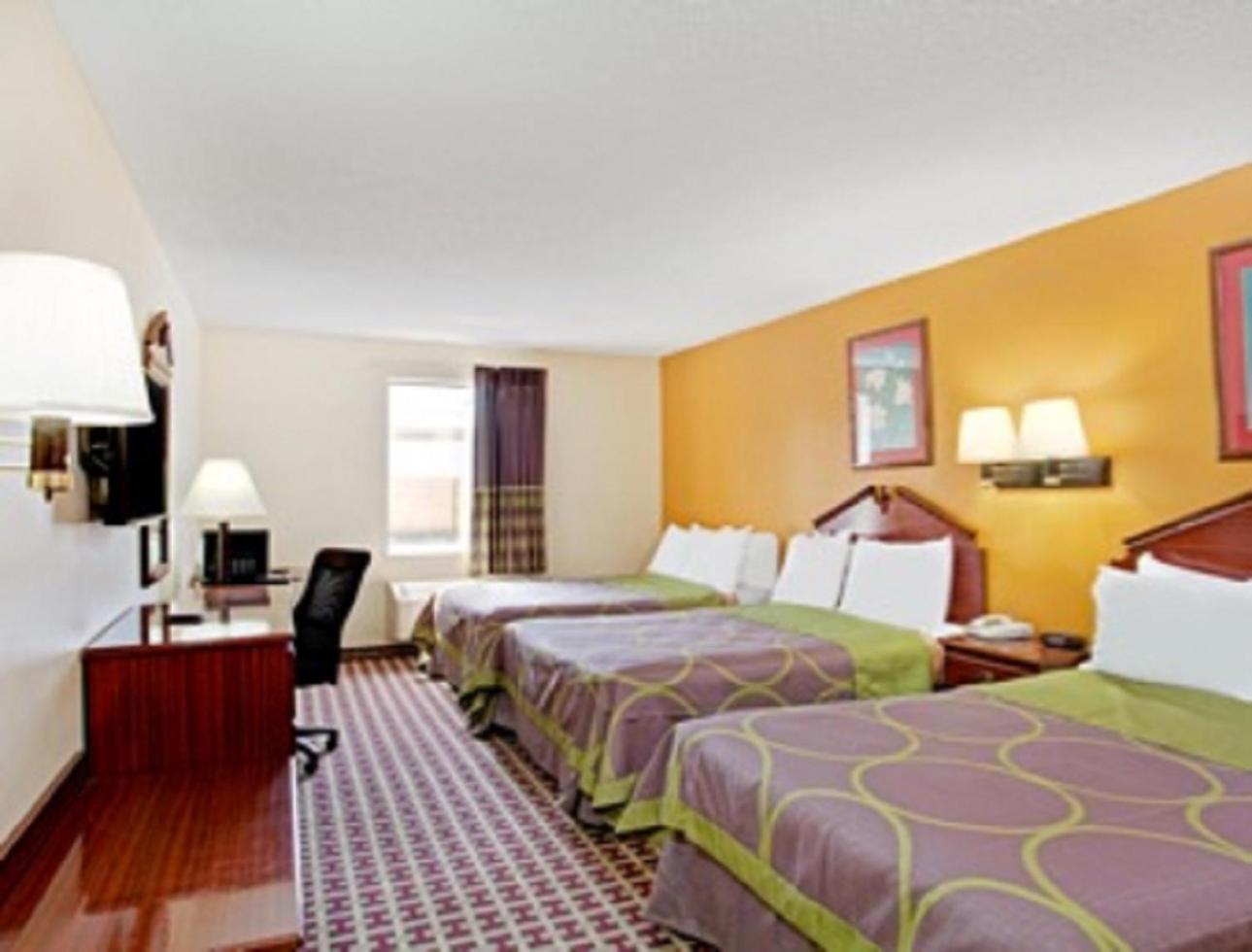 Superior Double Room with Three Double Beds - Non-Smoking