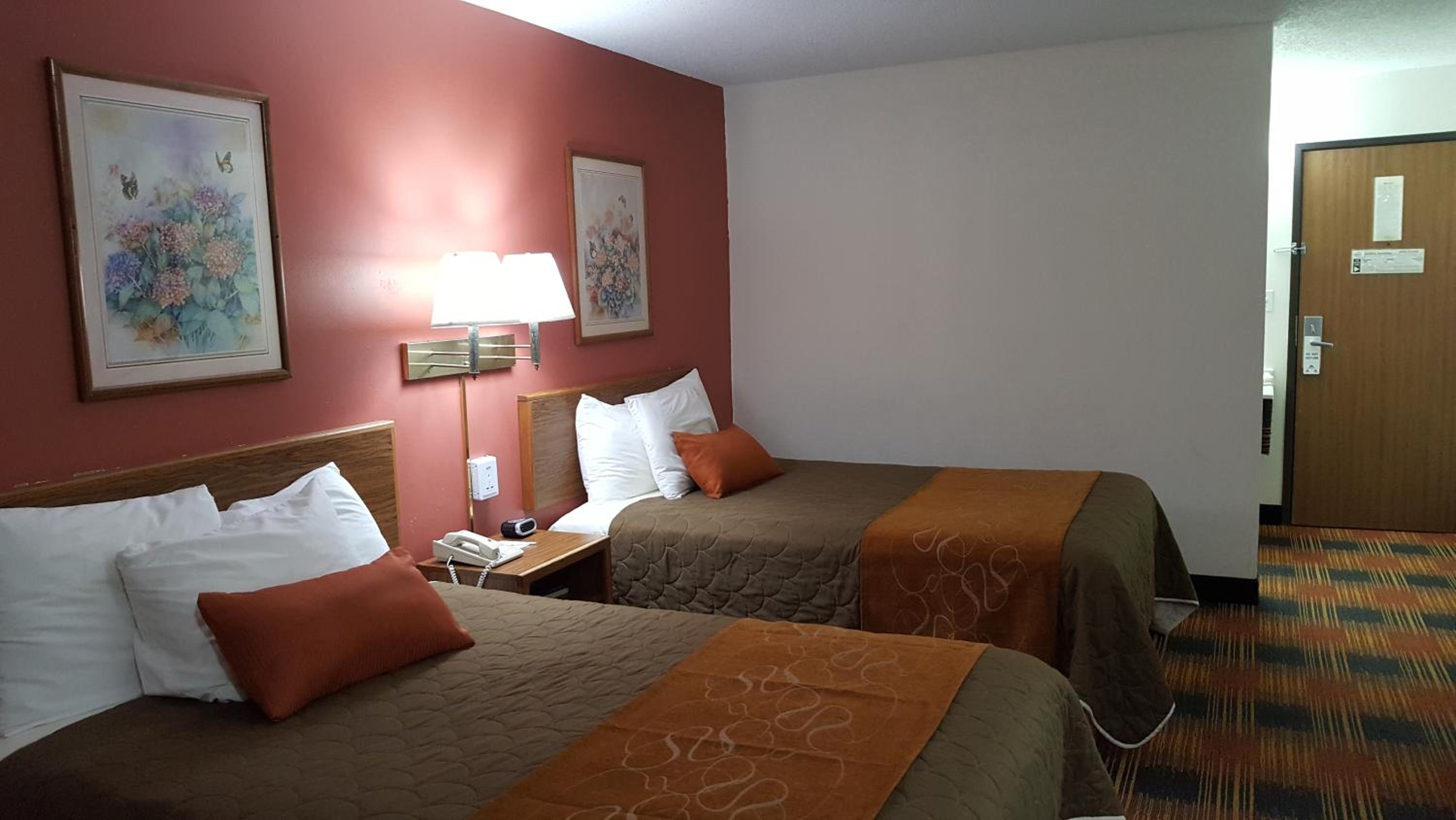 Double Room with Two Double Beds - Smoking - Photo 3
