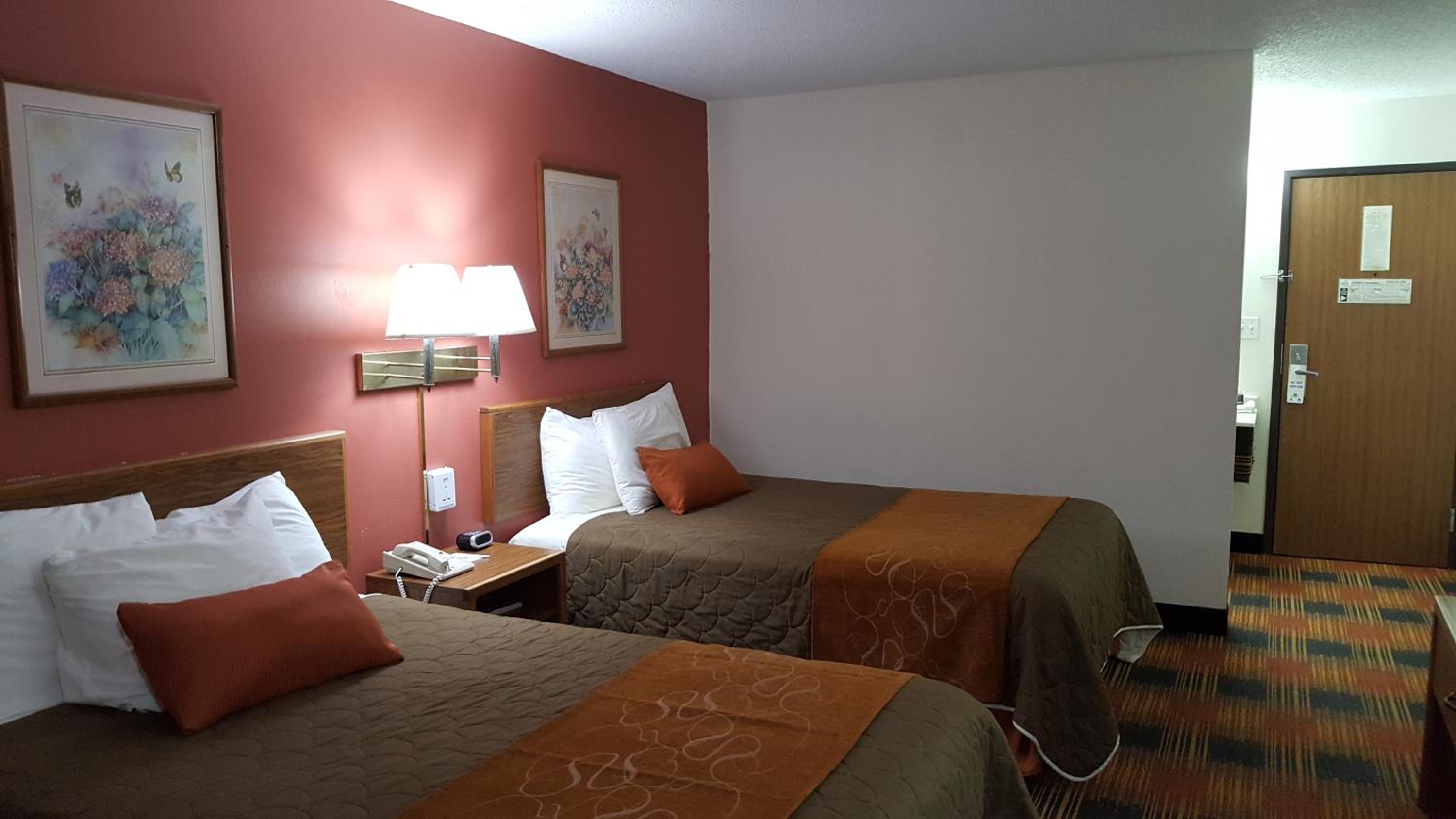Double Room with Two Double Beds - Smoking - Photo 4