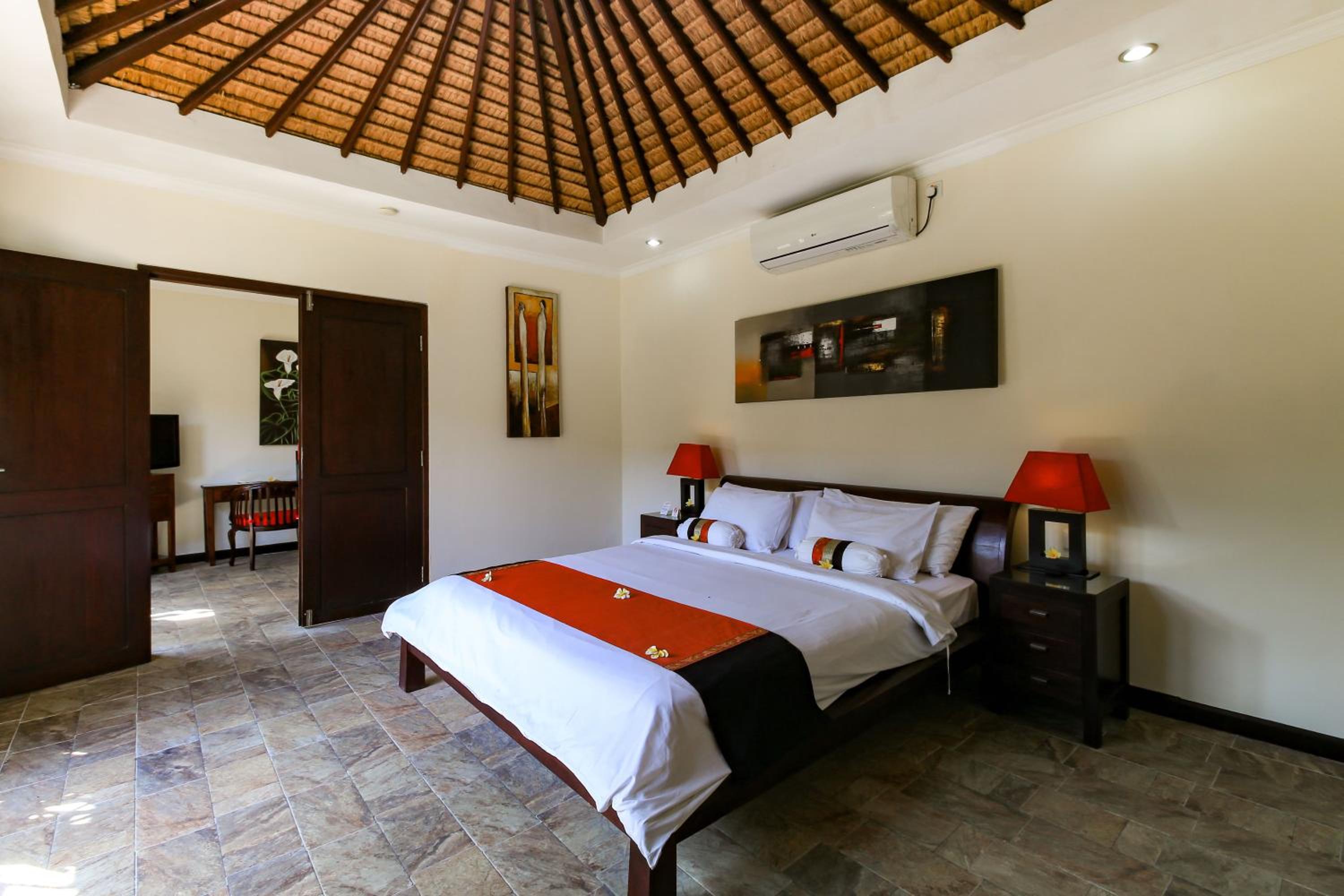 Superior Two-Bedroom Private Pool Villa - Photo 4