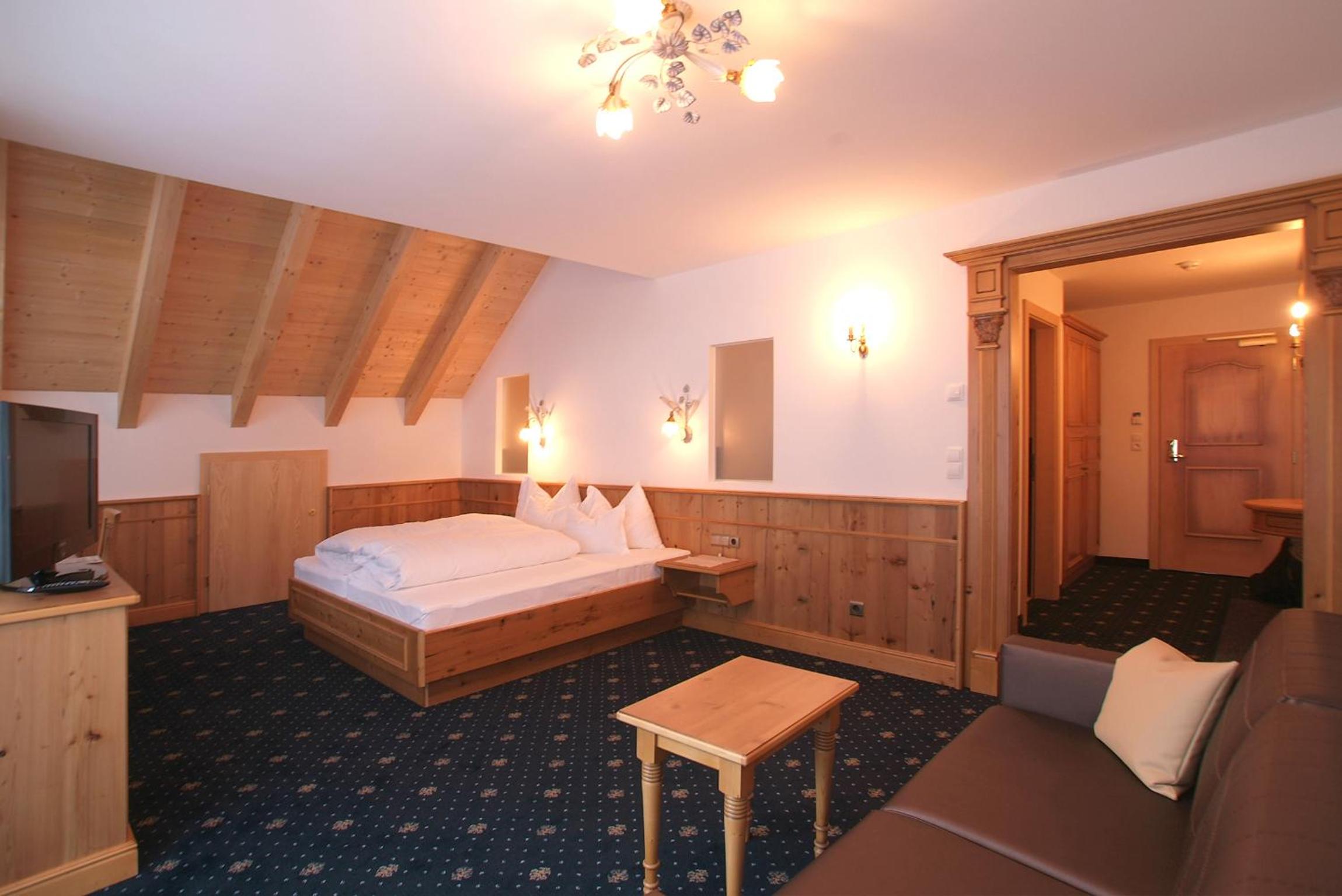 Grand Deluxe Double Room