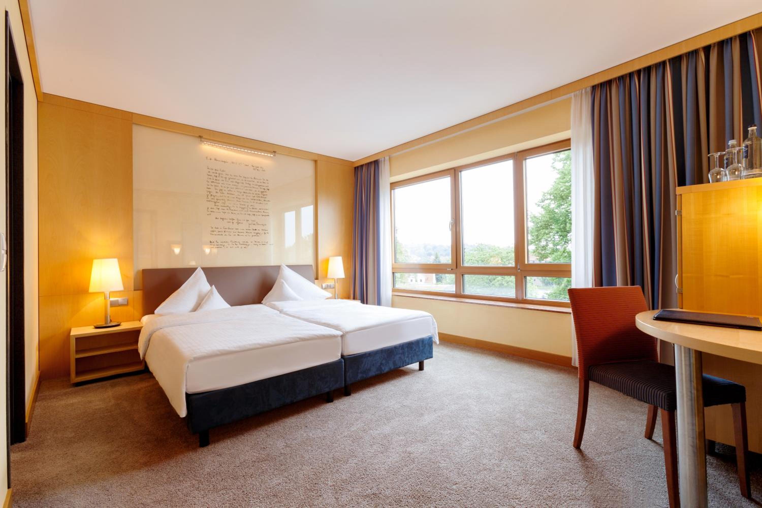 Suite - Photo 2