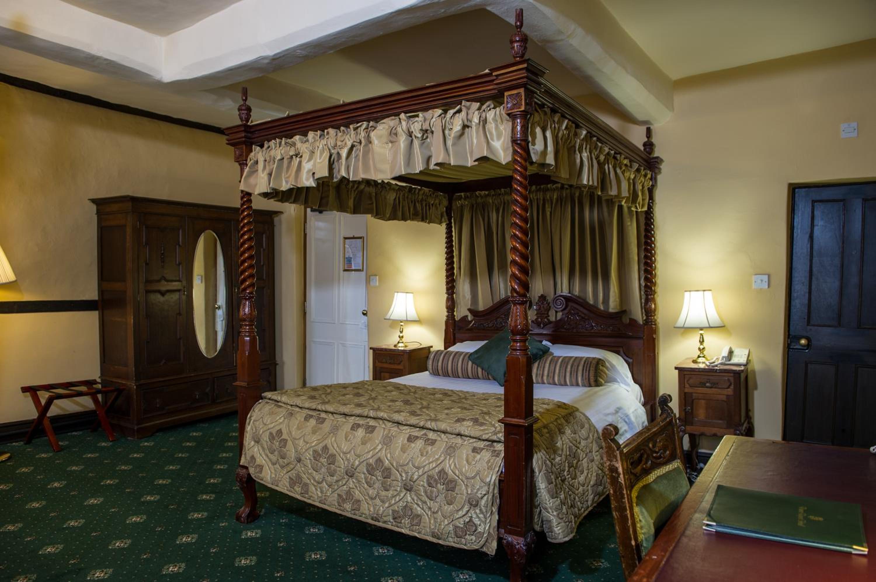 Suite - Photo 9