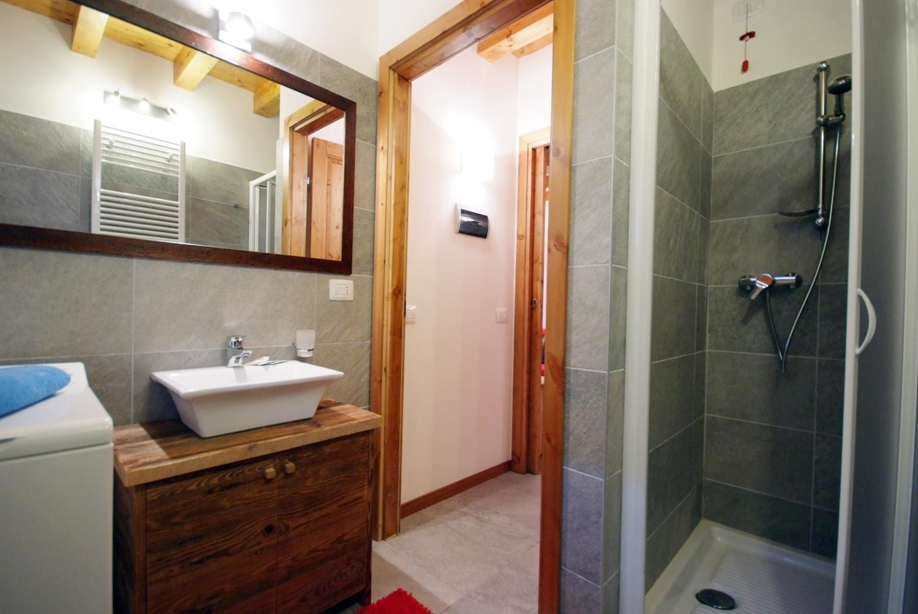 Apartment - Split Level photo 2