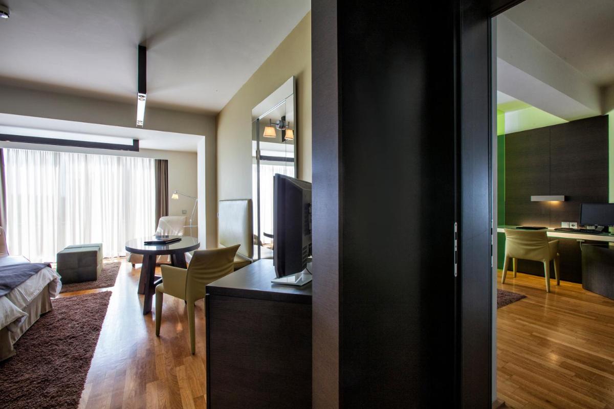 Junior Suite with Garden View - Photo 1