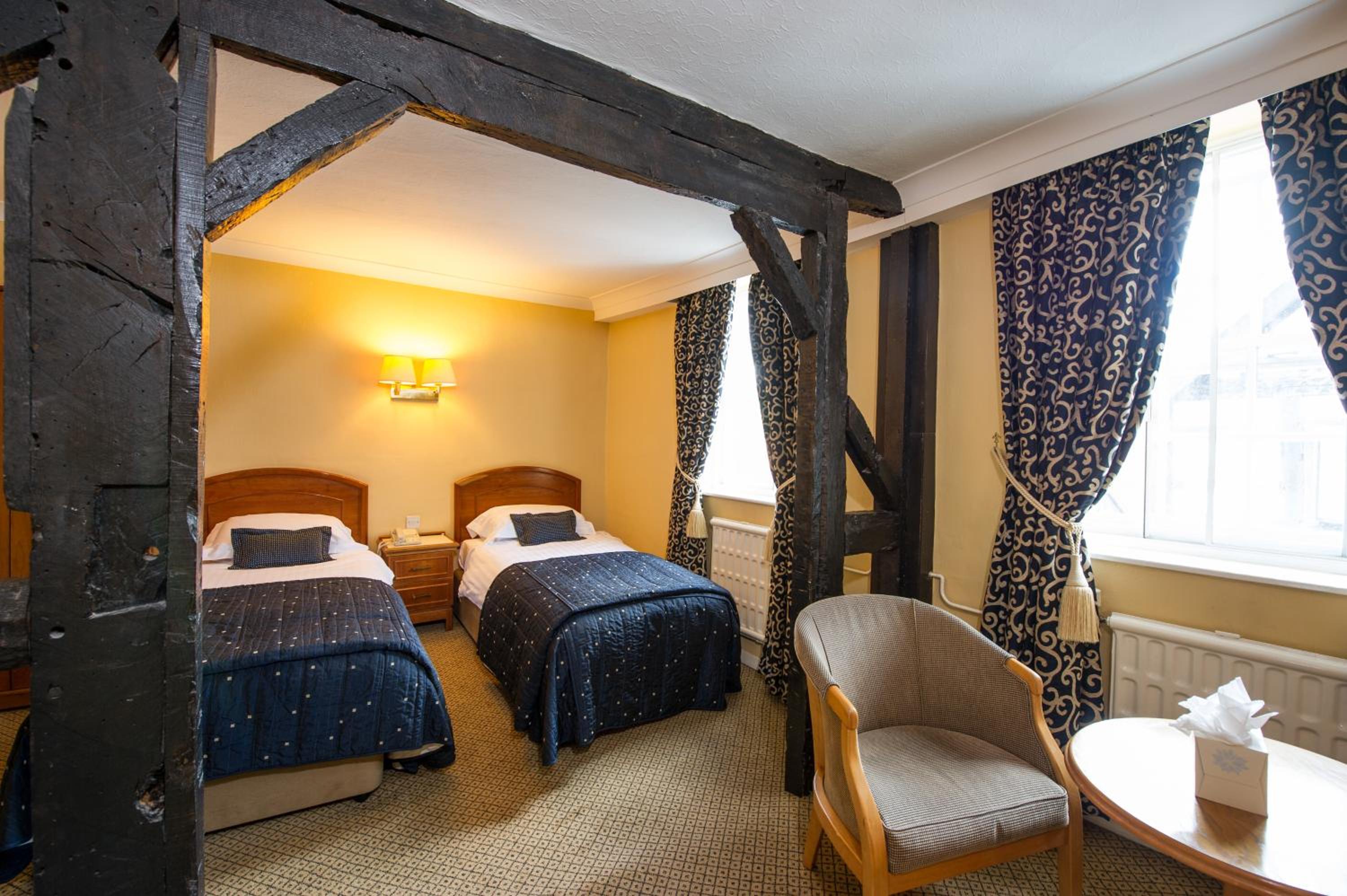 Standard Twin Room - Photo 1