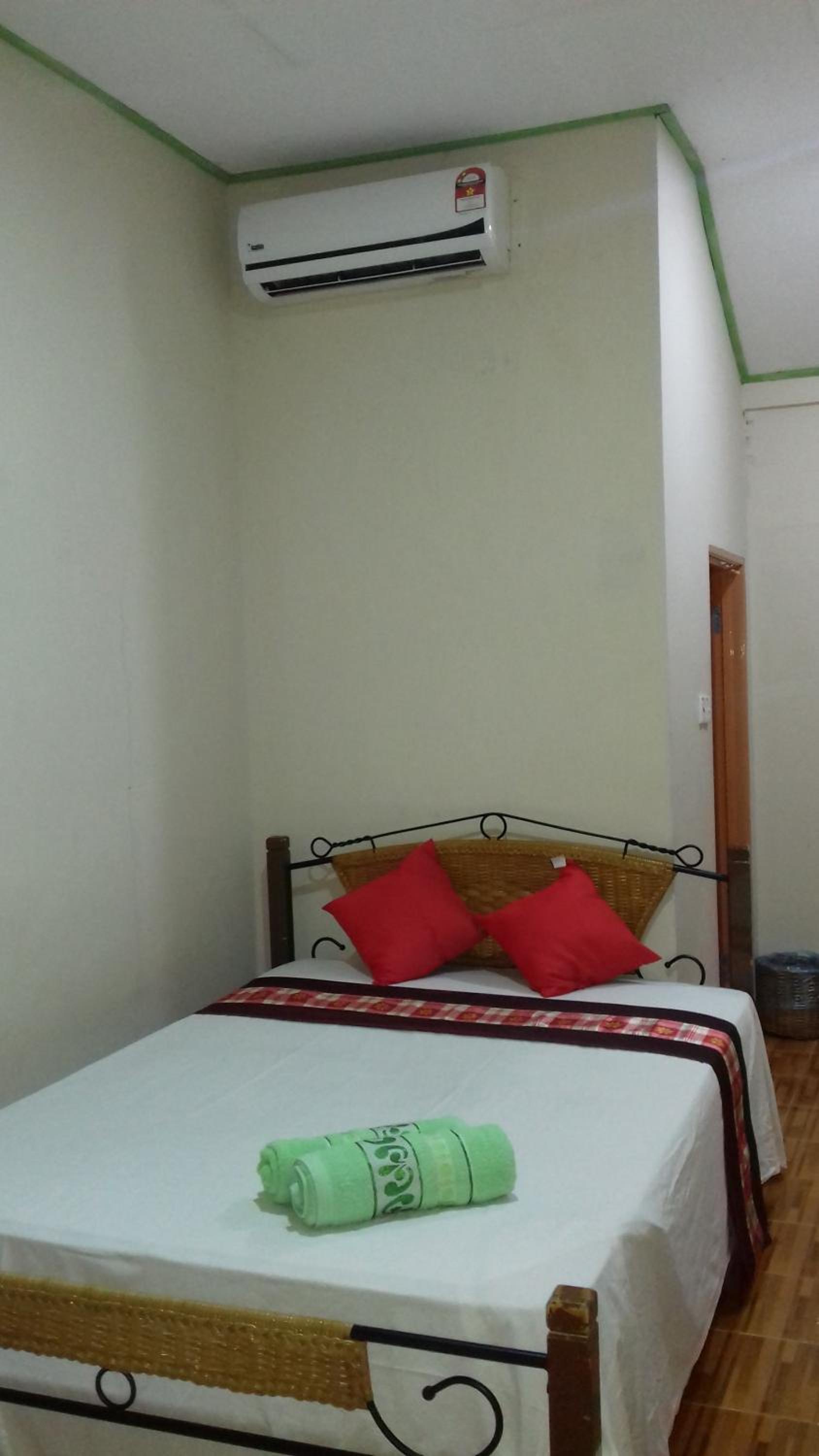 Budget Double Room photo 2