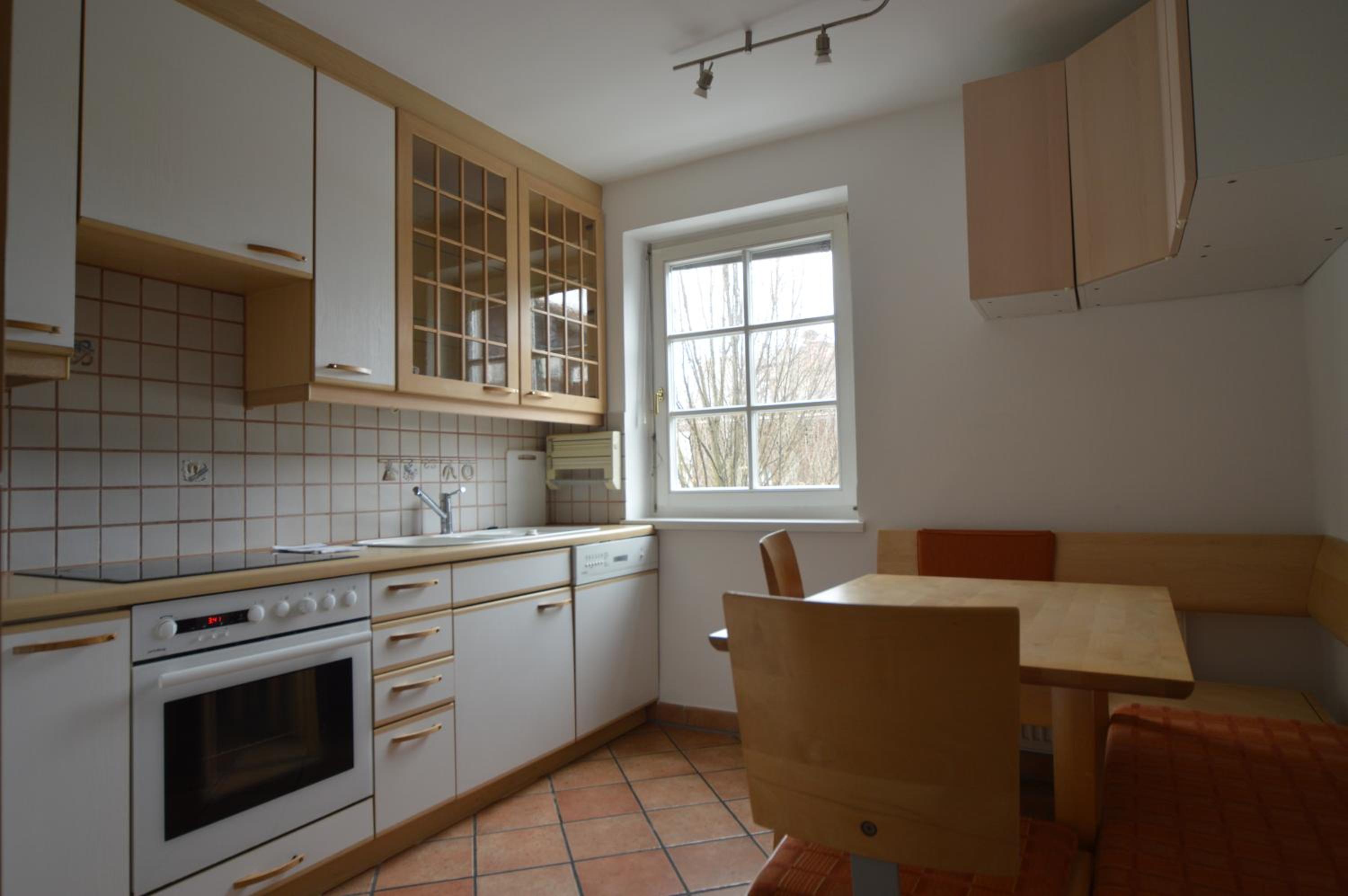 Apartment with Balcony - Photo 11