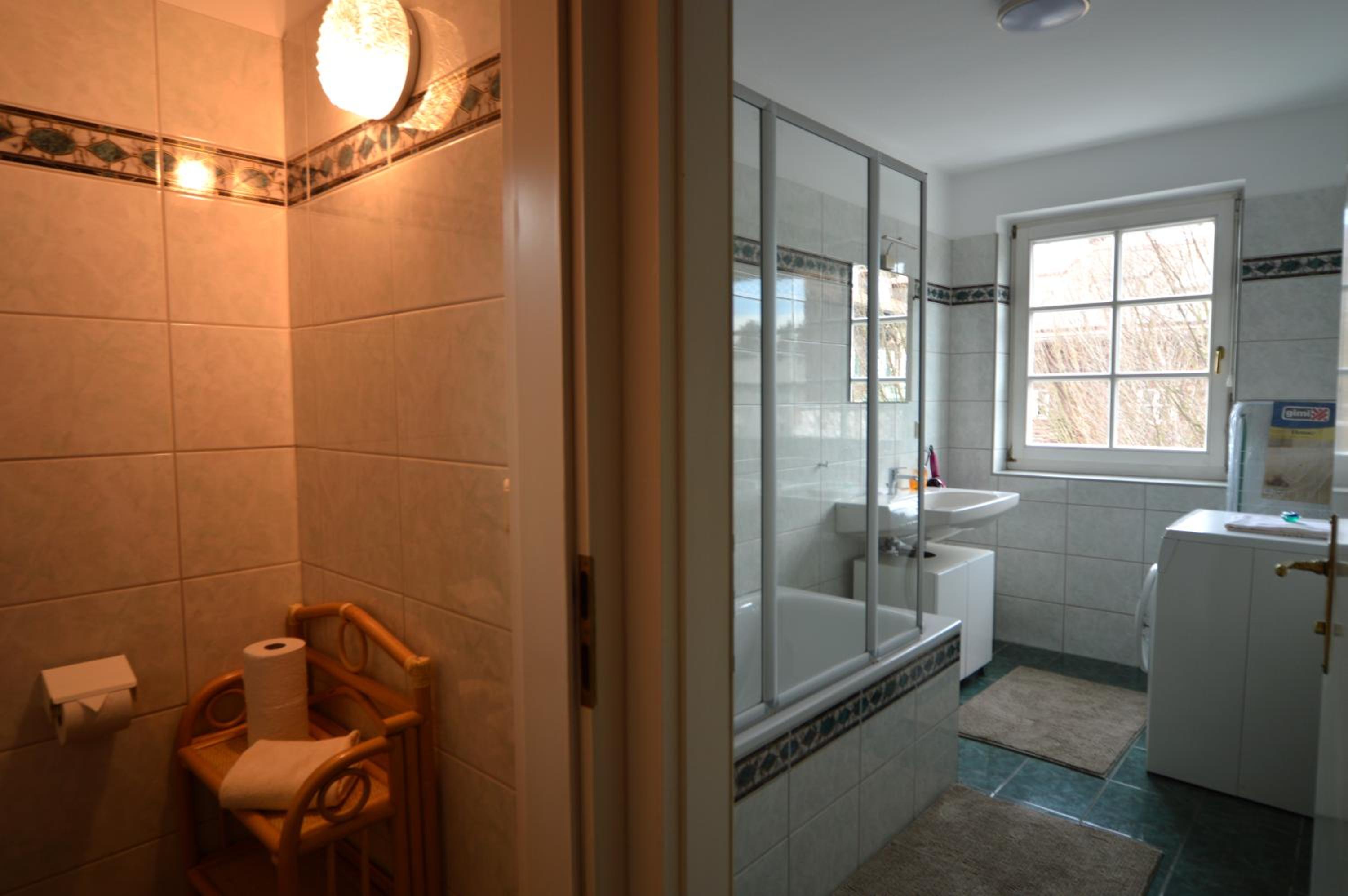 Apartment with Balcony - Photo 18