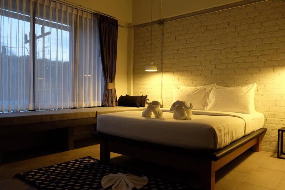Double Room with Balcony (2 Adults + 1 Child)