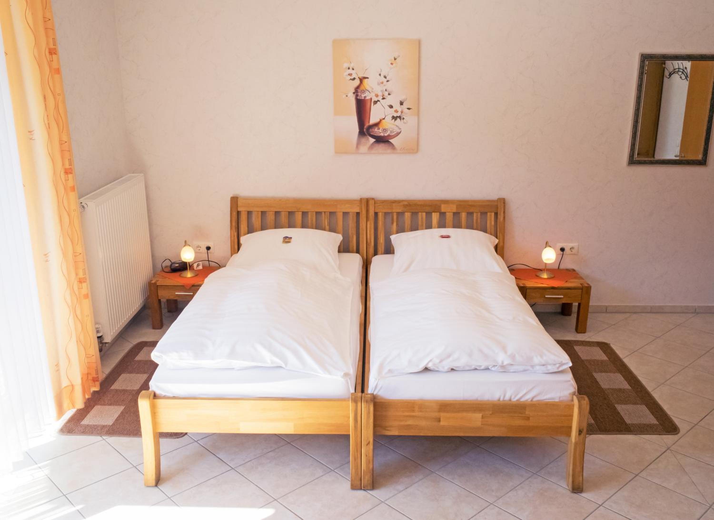 Double Room - Photo 2