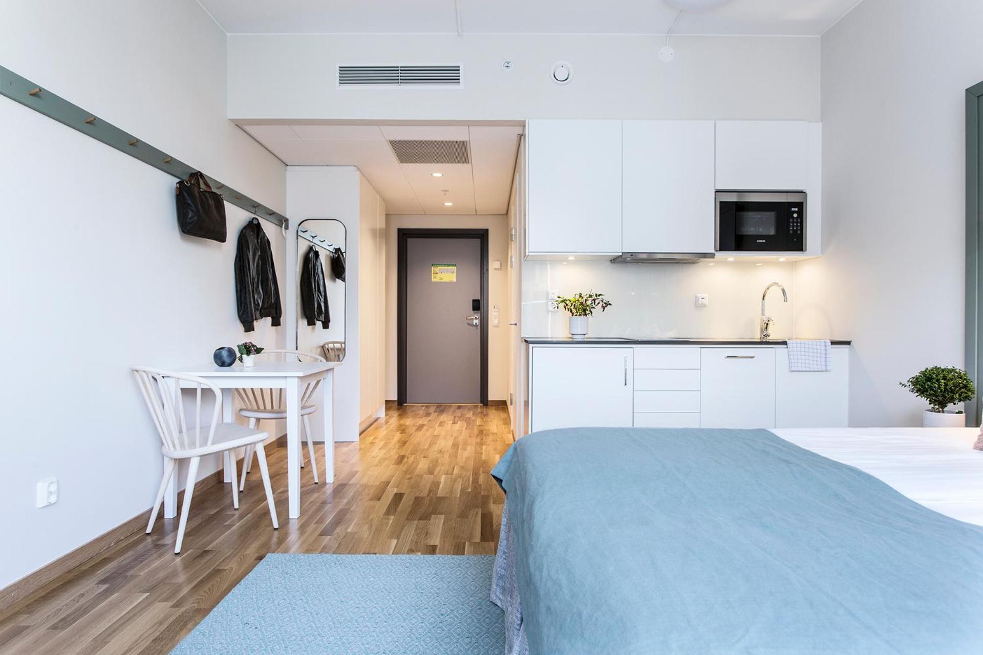 Available room thumbnail 6