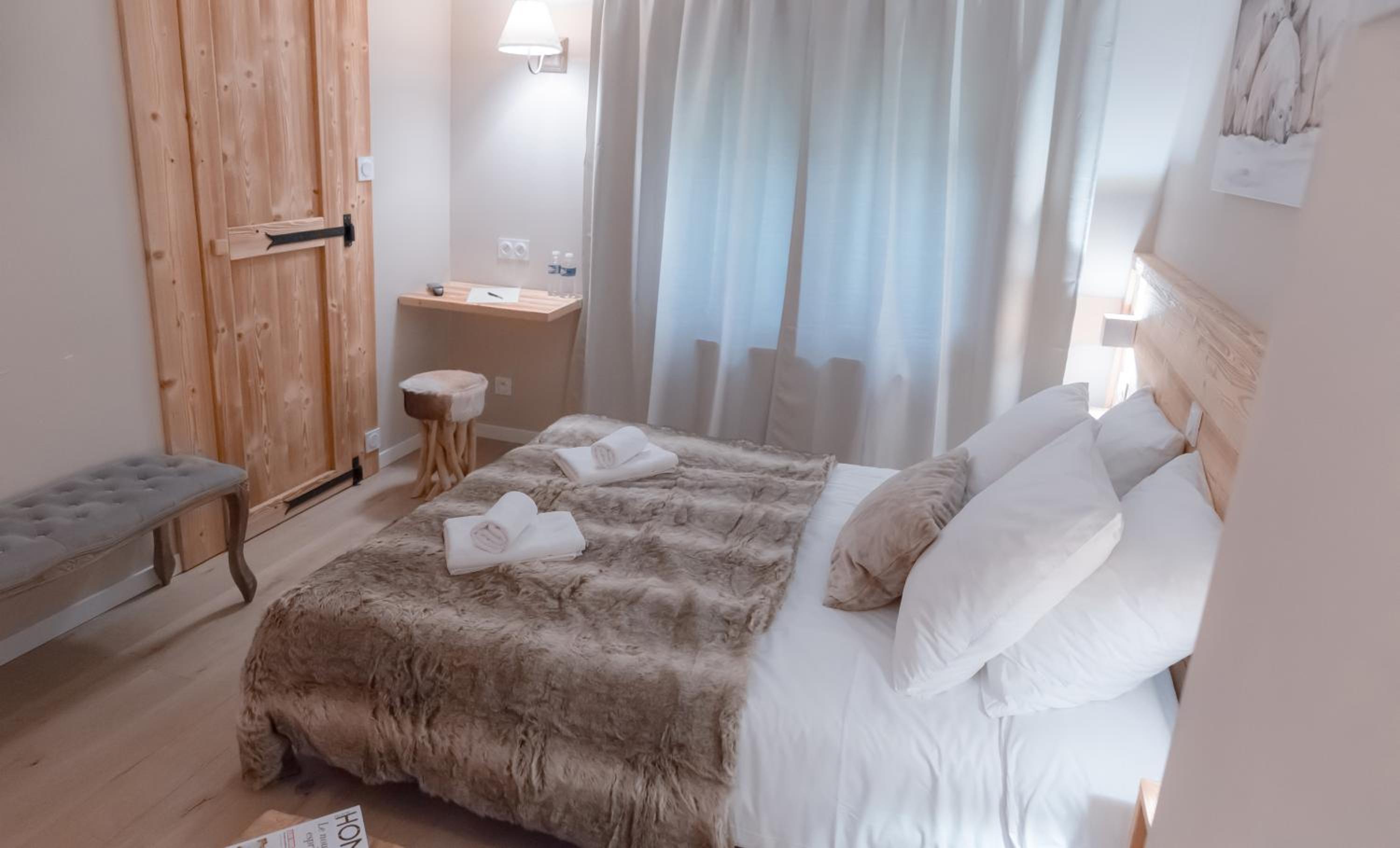 Double or Twin Room - Photo 6