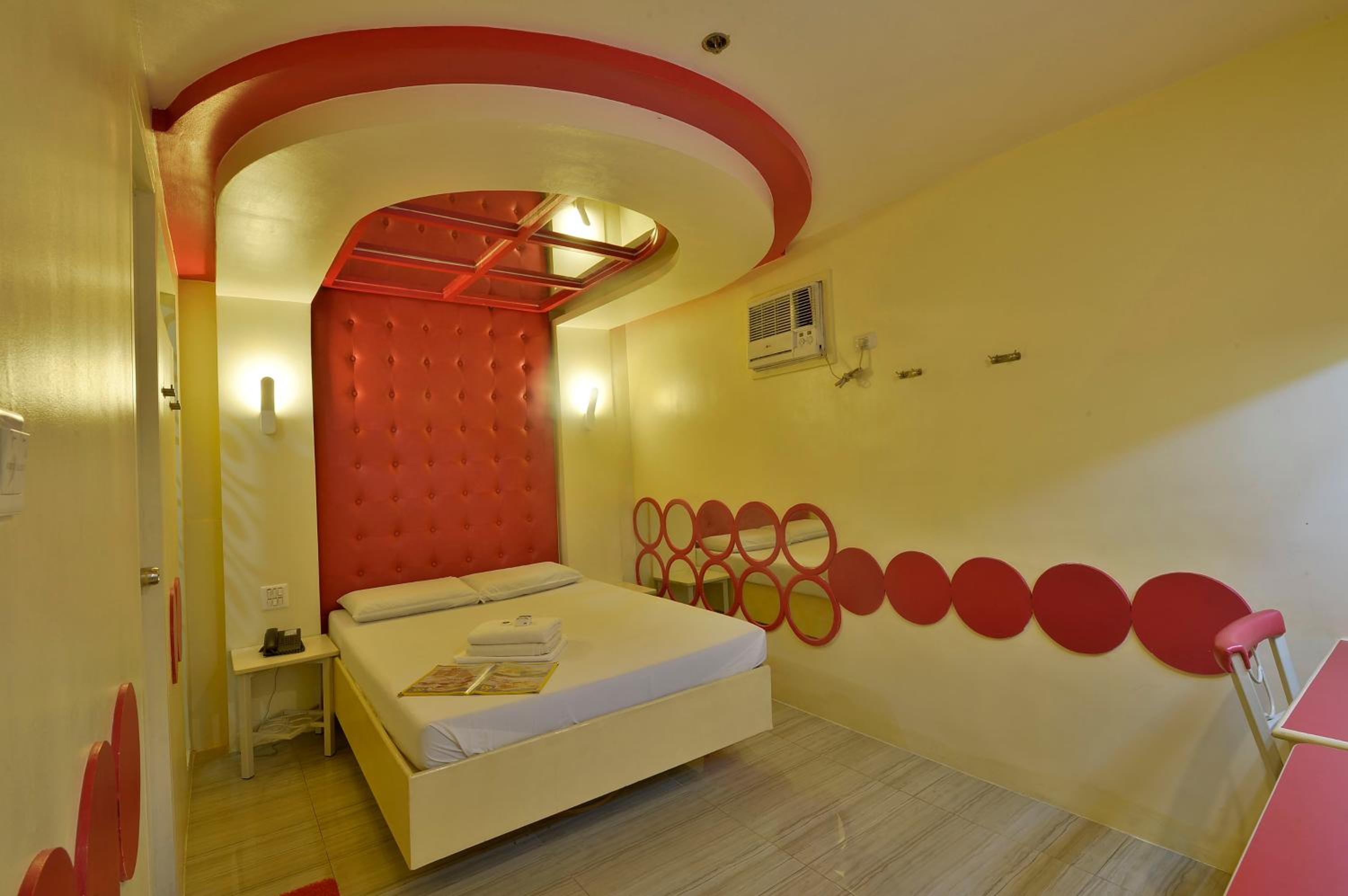 Premium Room (No Window) - Photo 5