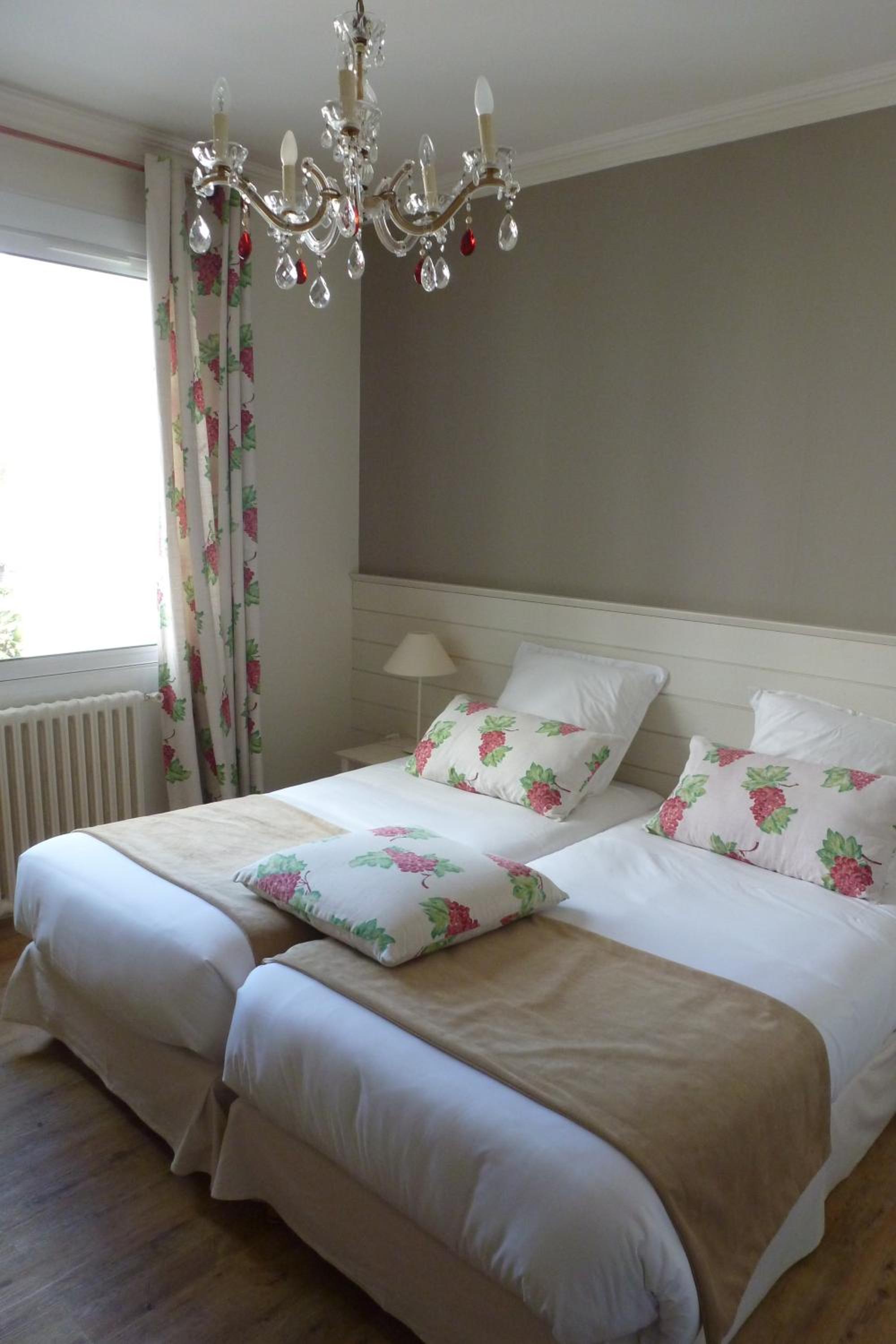 Standard Double Room with Courtyard View - Photo 2