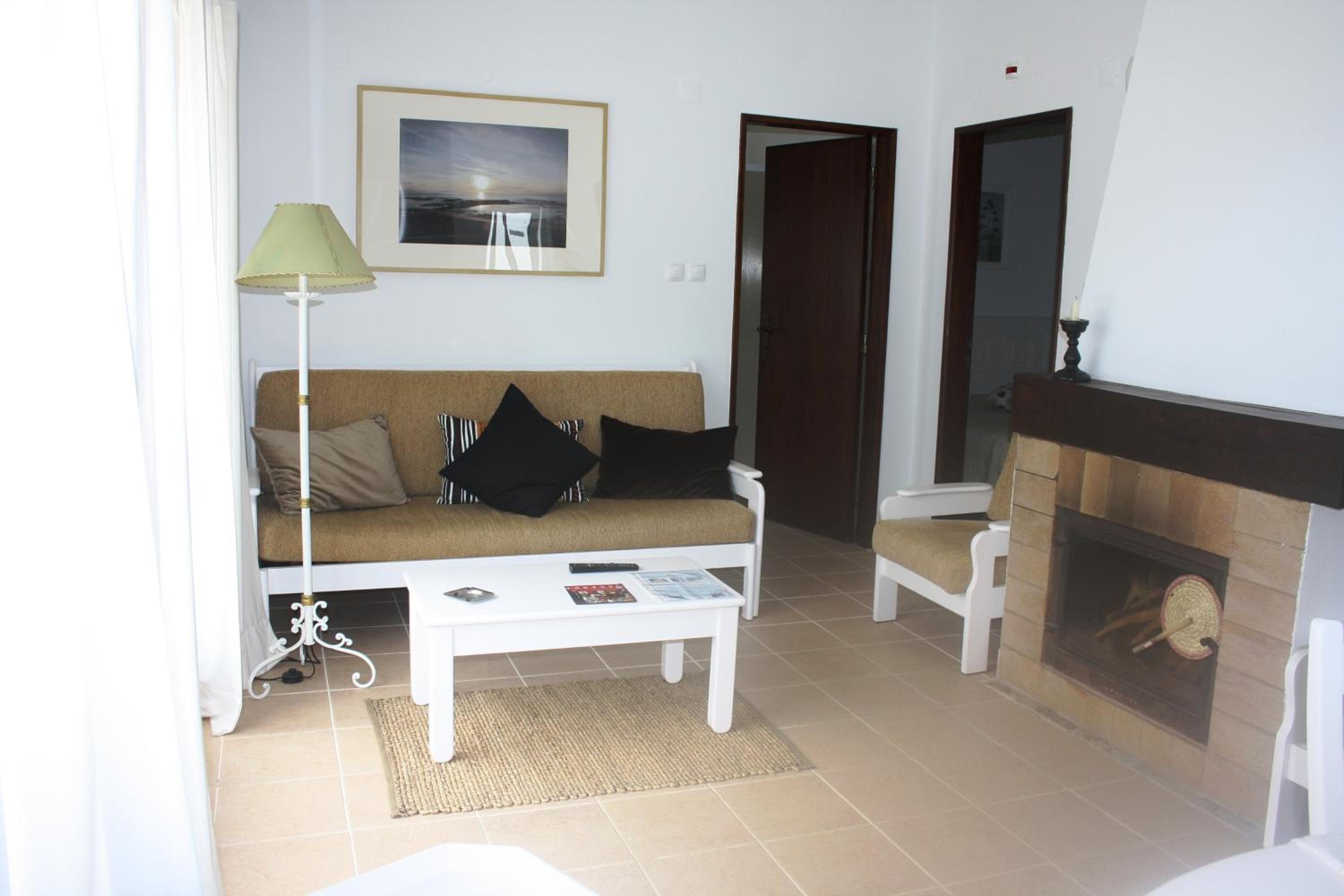 Two-Bedroom Apartment with River View - Photo 11