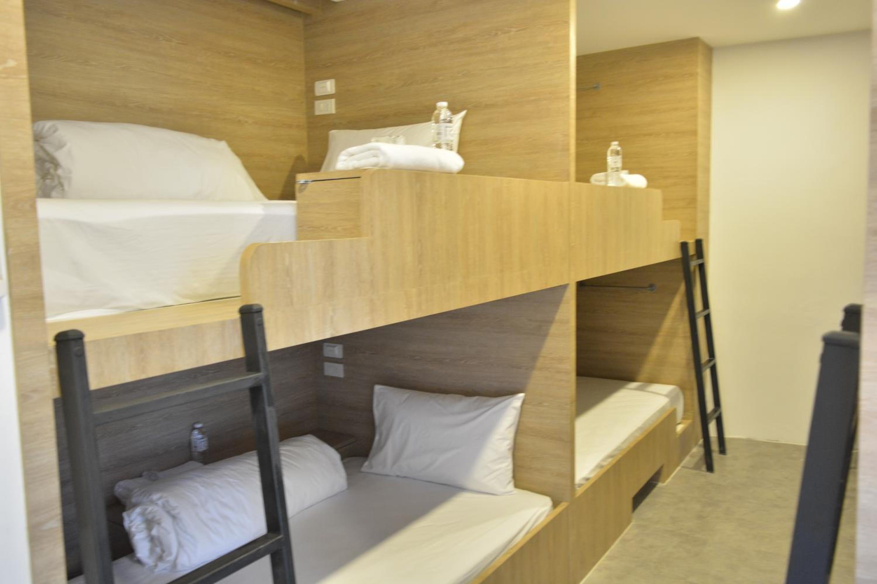 4-Bed Mixed Dormitory Room photo 2