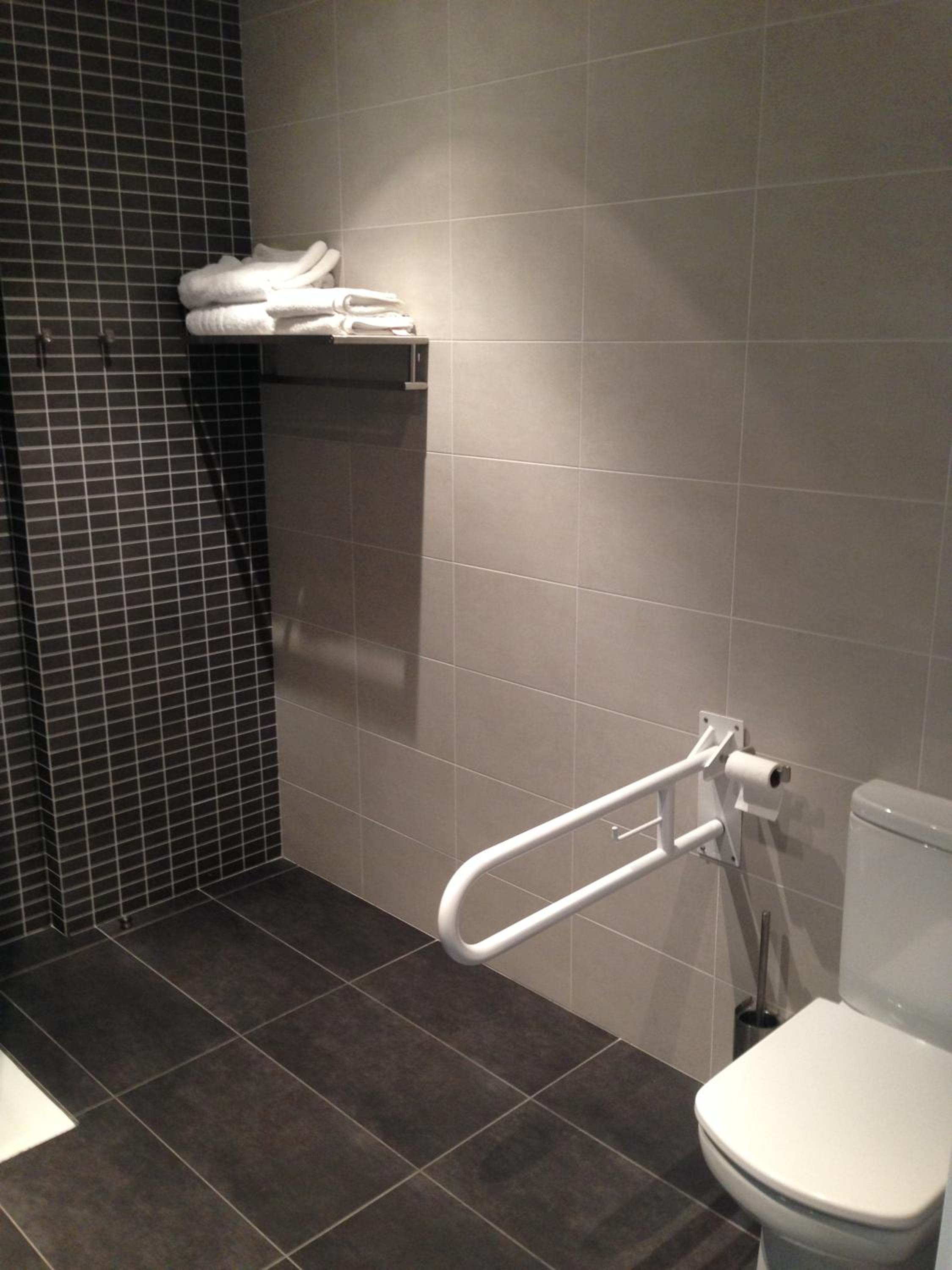 Double Room - Disability Access photo 2