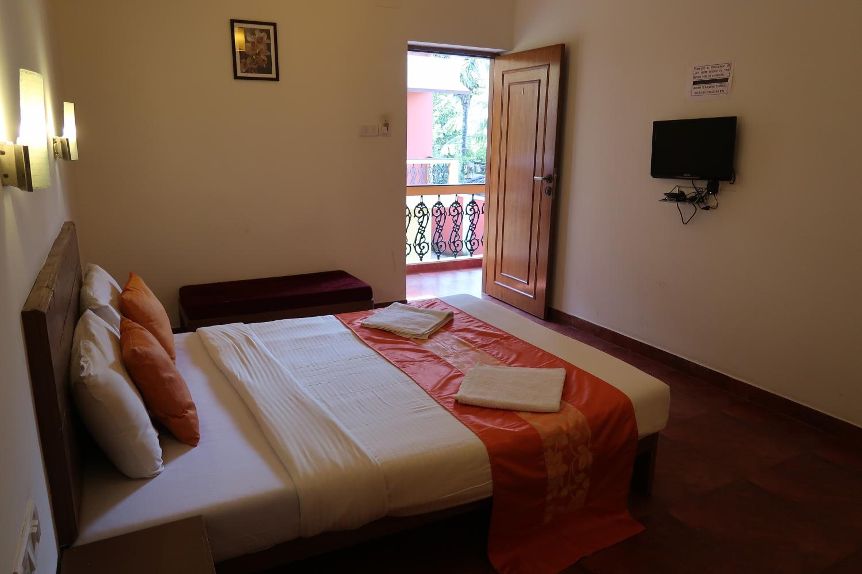 Standard Double or Twin Room photo 3