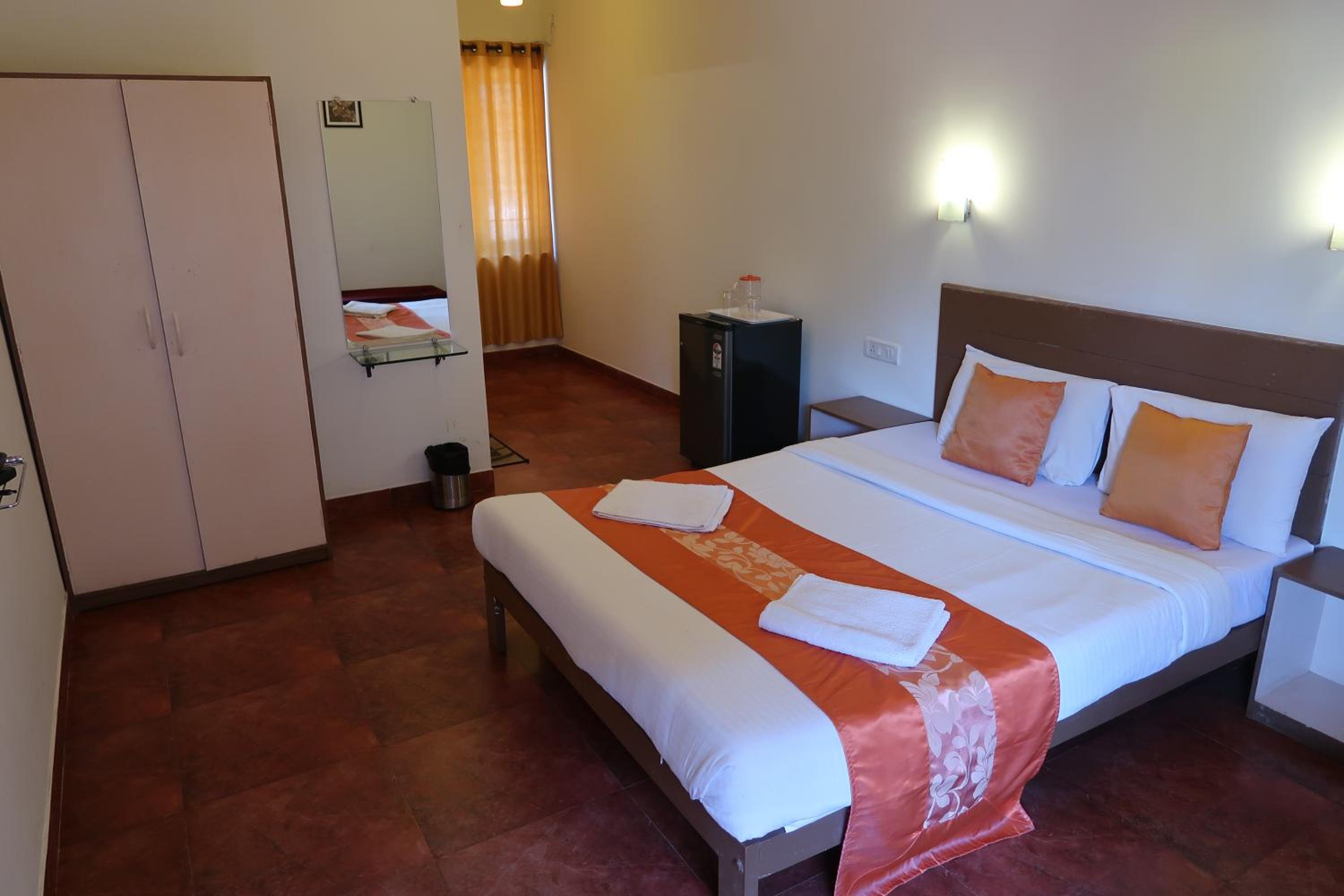 Standard Double or Twin Room photo 2