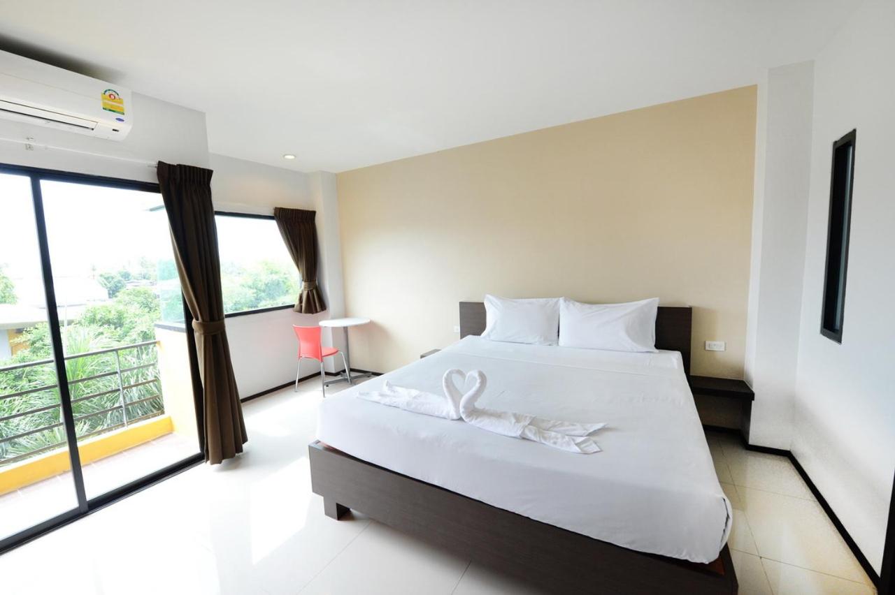 Deluxe King Room photo 1
