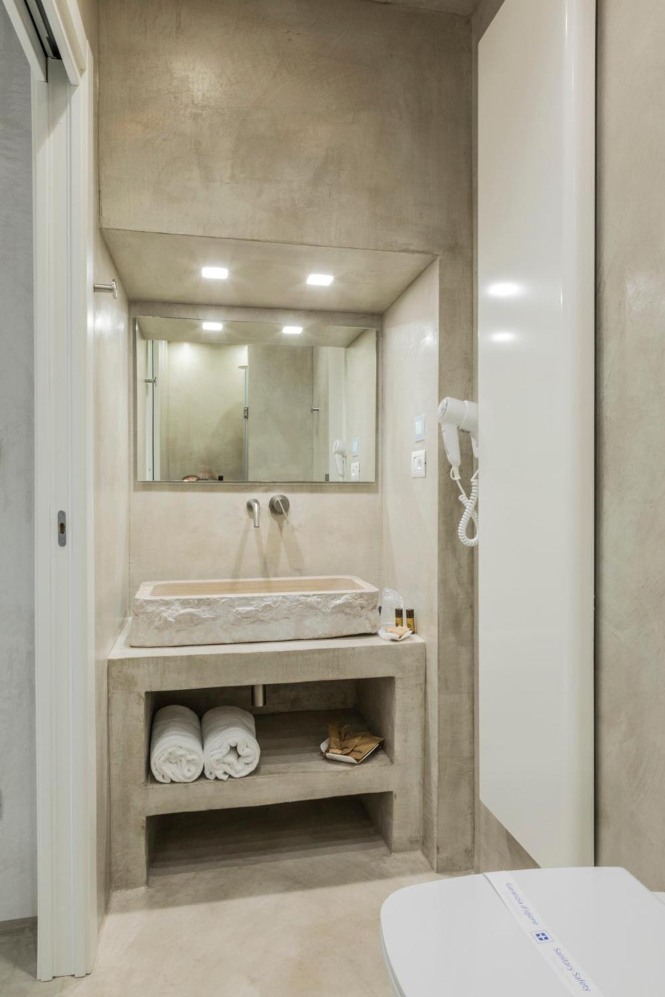 Superior Double Room with Balcony photo 2