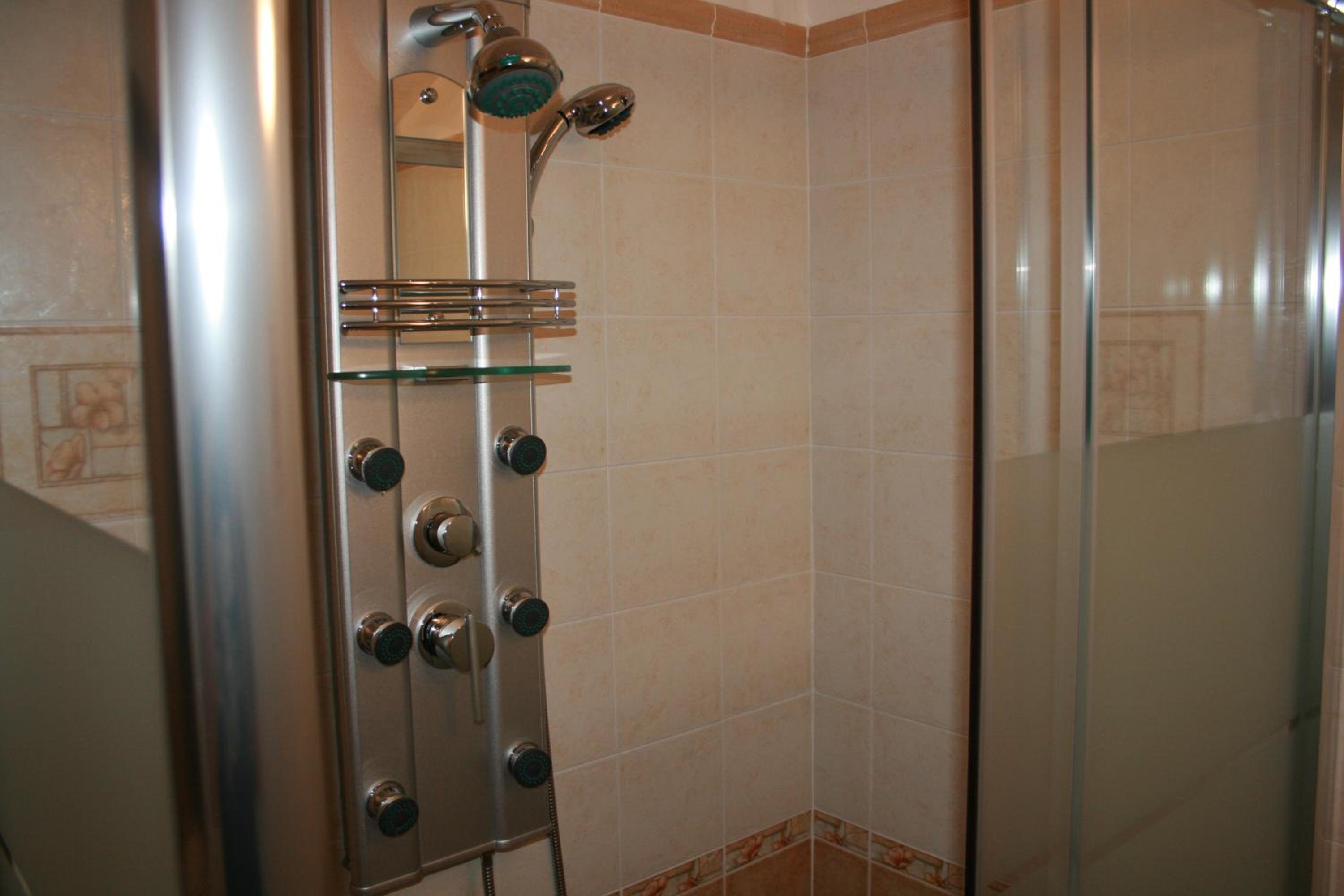 Deluxe Double Room with Balcony - Photo 6