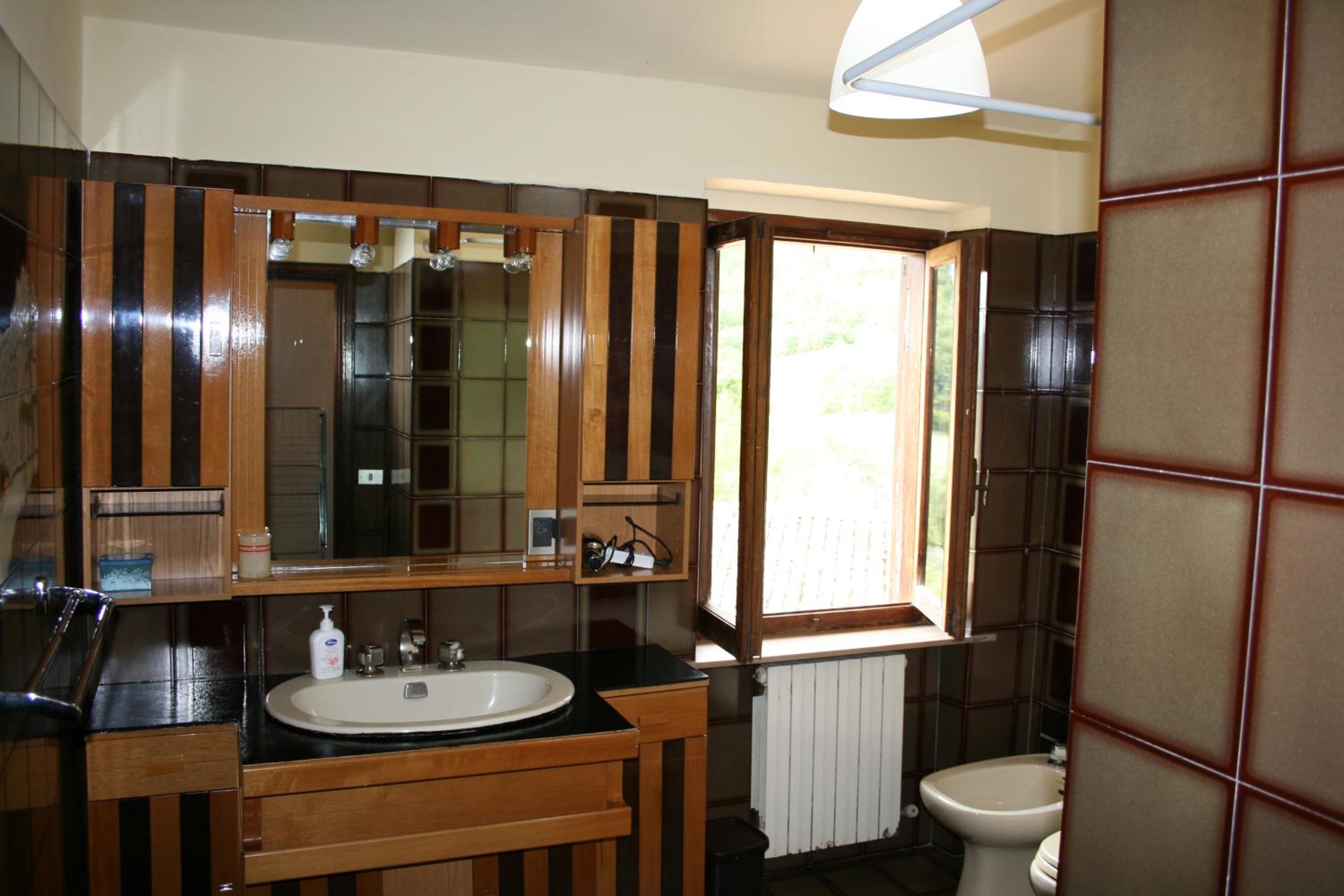 King Room with Balcony - Photo 3