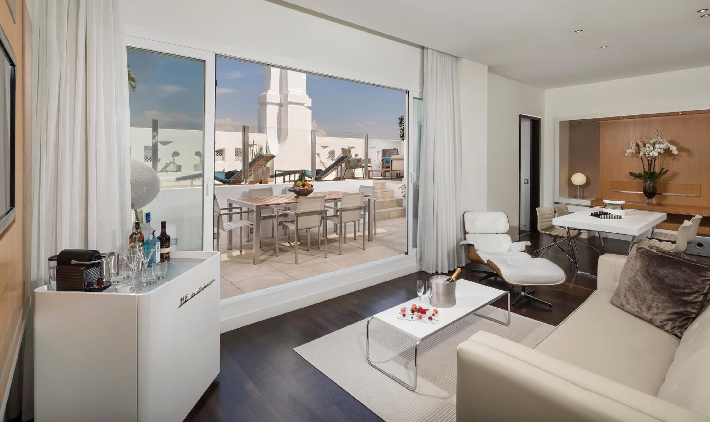 MÁS ALLÁ DE MÍ+ con Terraza y Jacuzzi