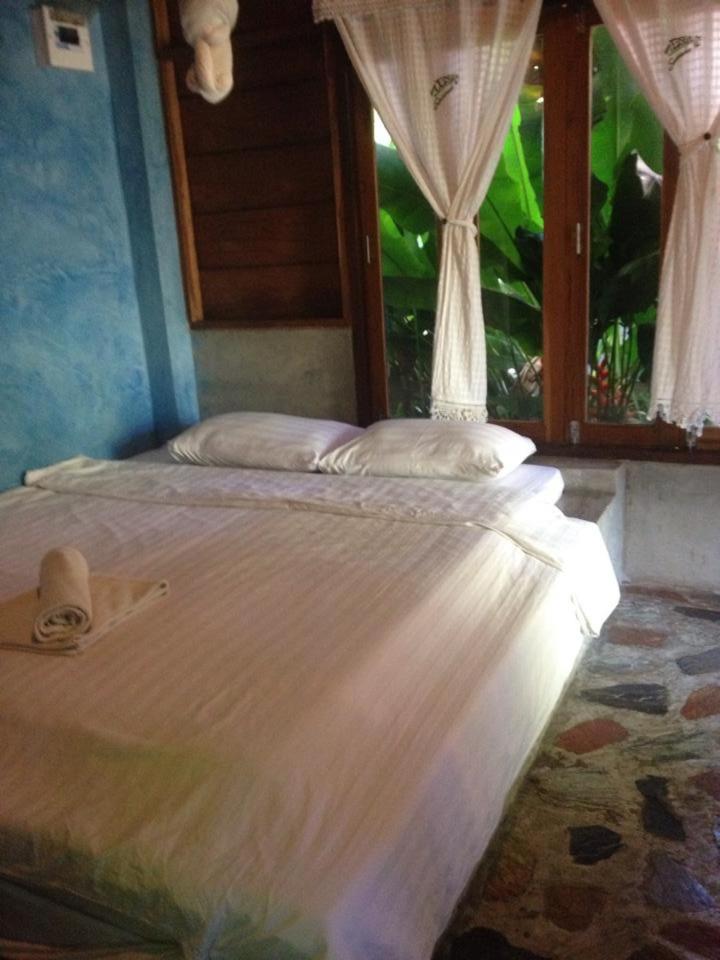 Deluxe Bungalow with Garden View photo 3