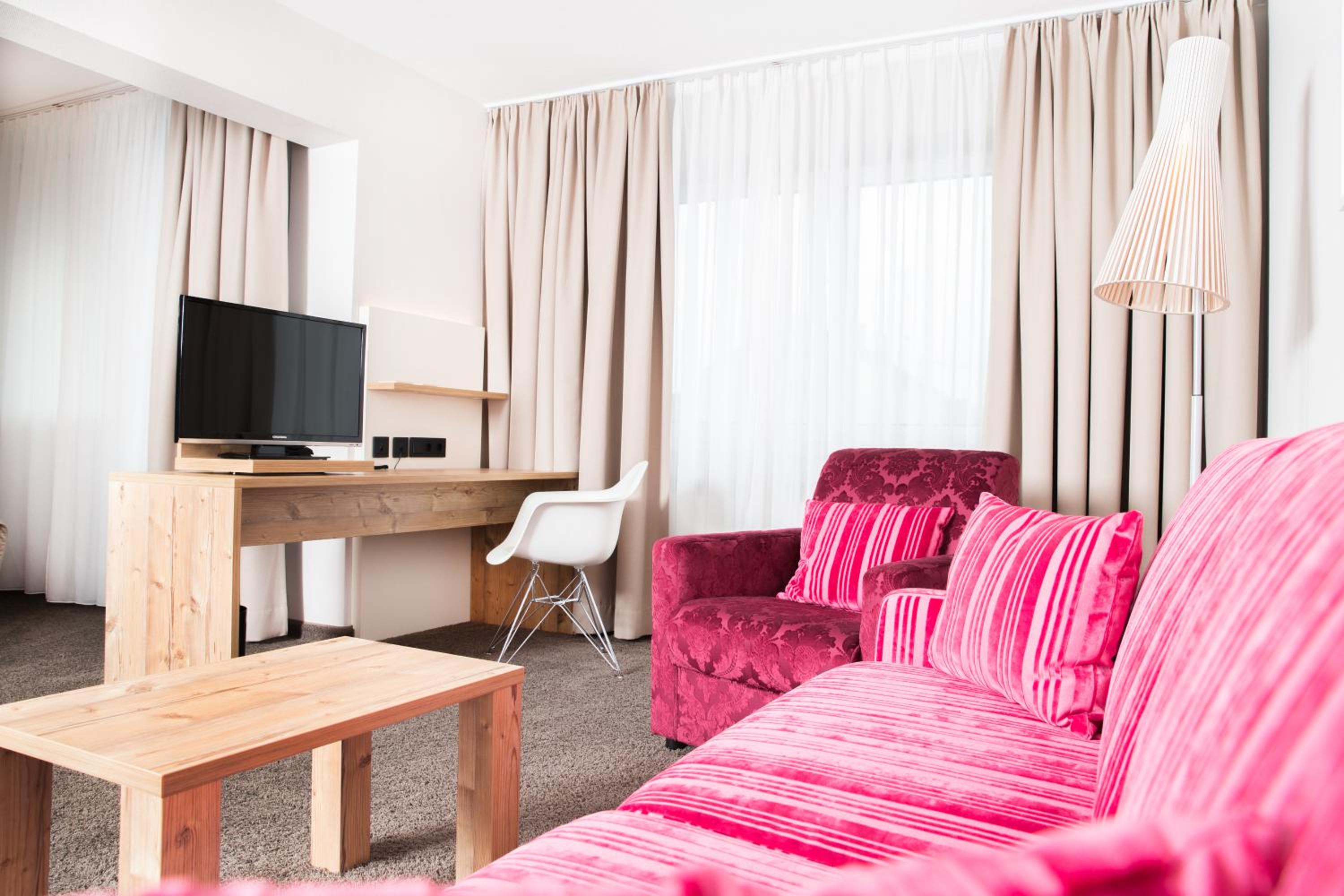 Deluxe Double Room - Photo 18