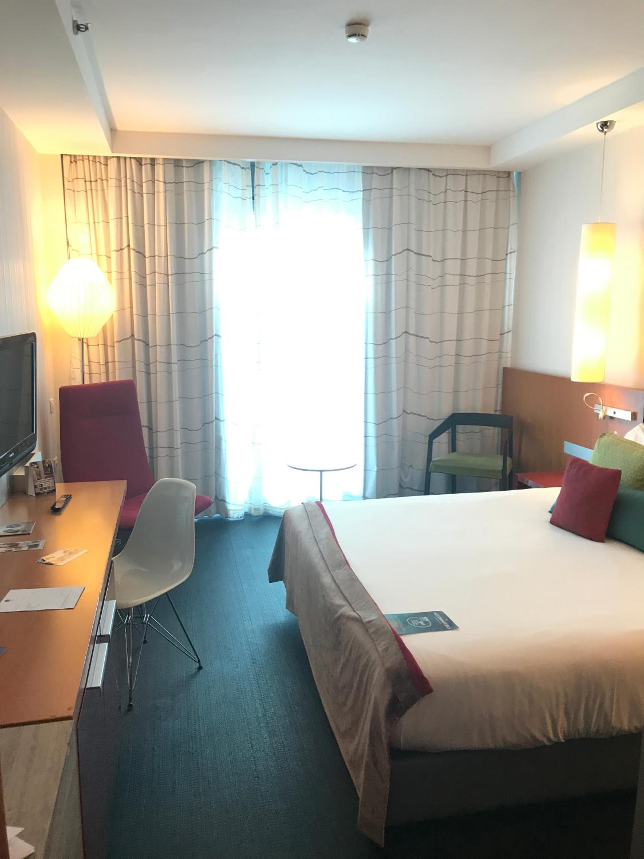 Classic Room with Balcony thumbnail 6