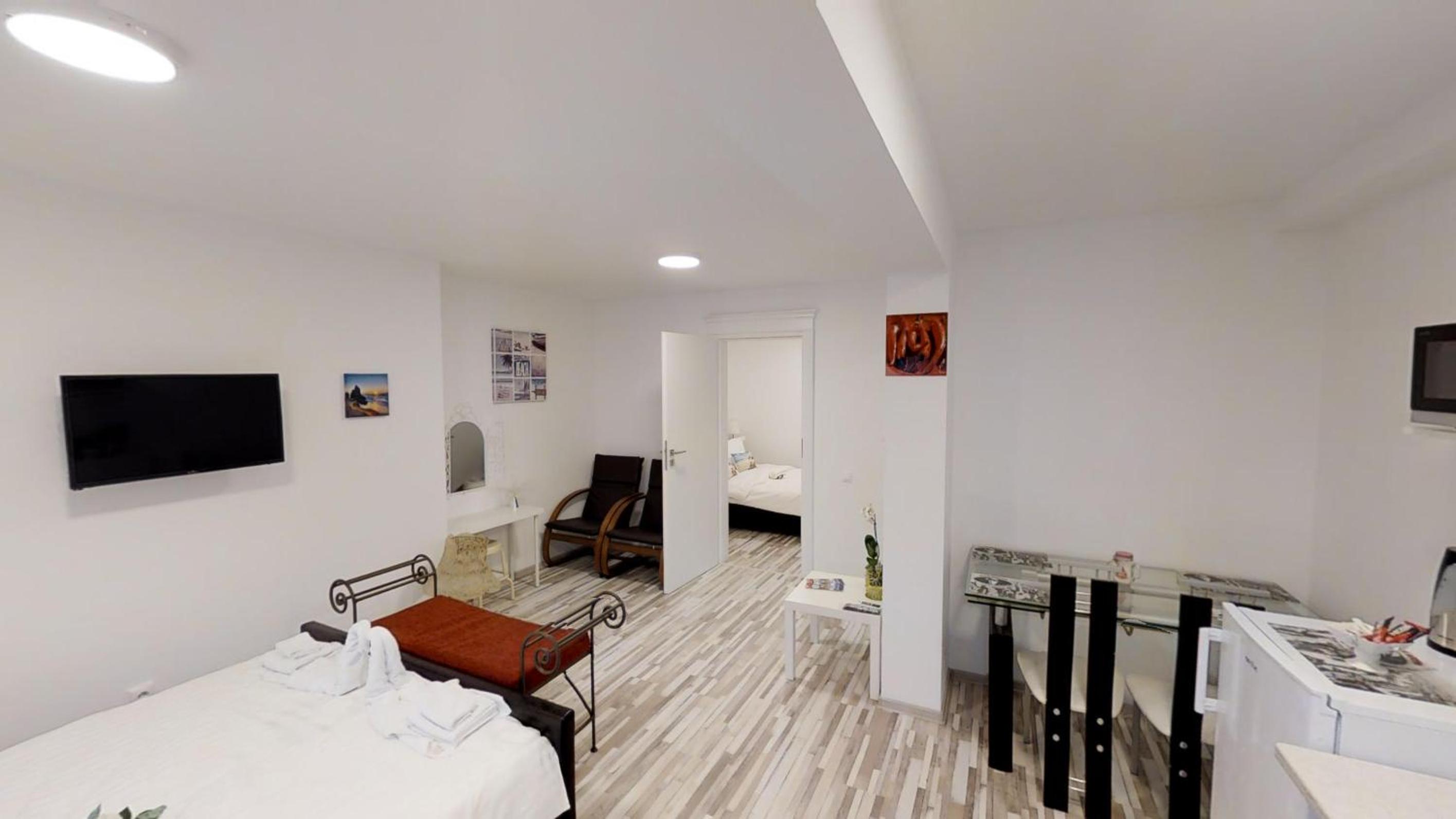 Apartment - Photo 14