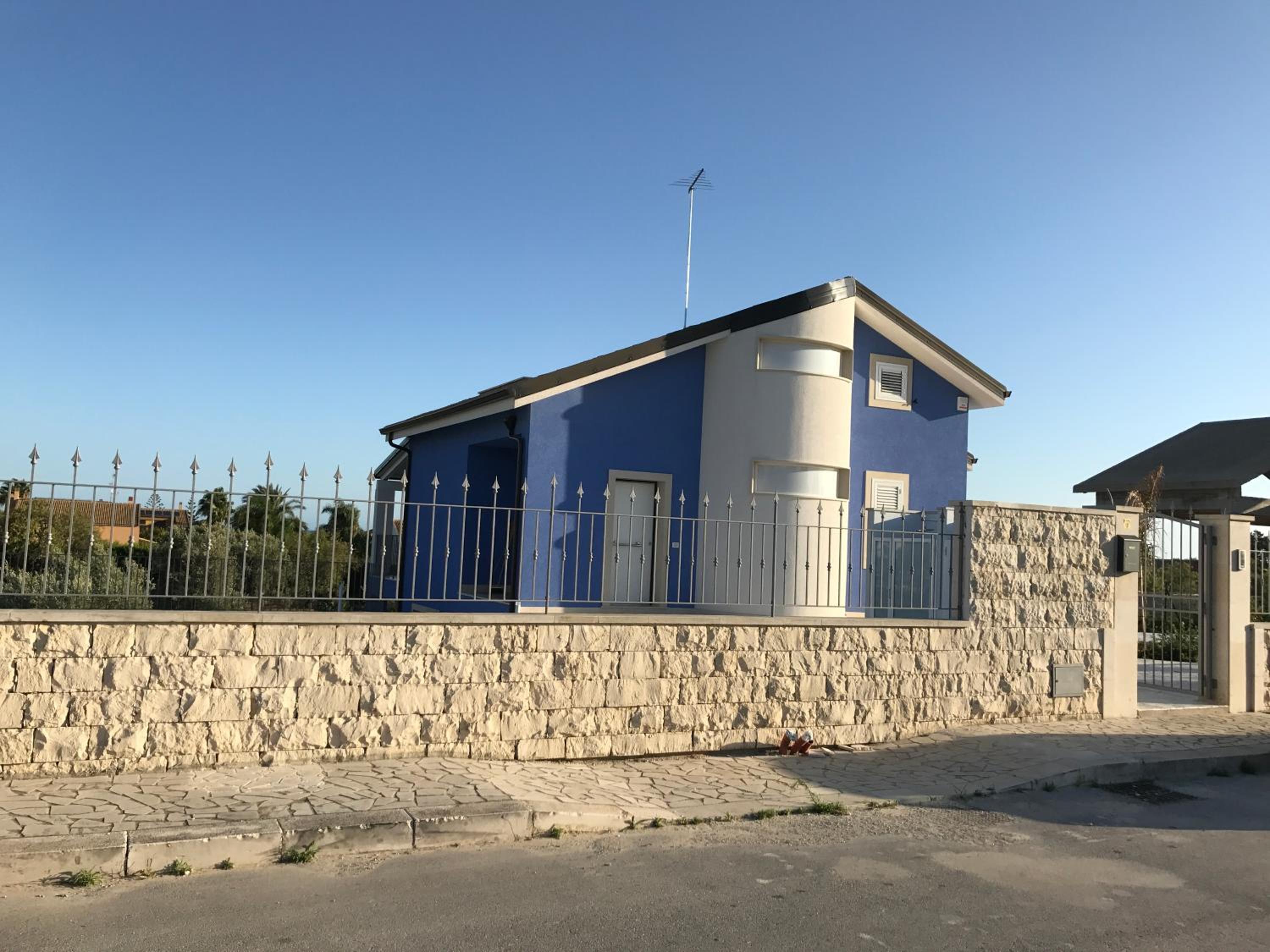 Villa - Beach Front photo 2